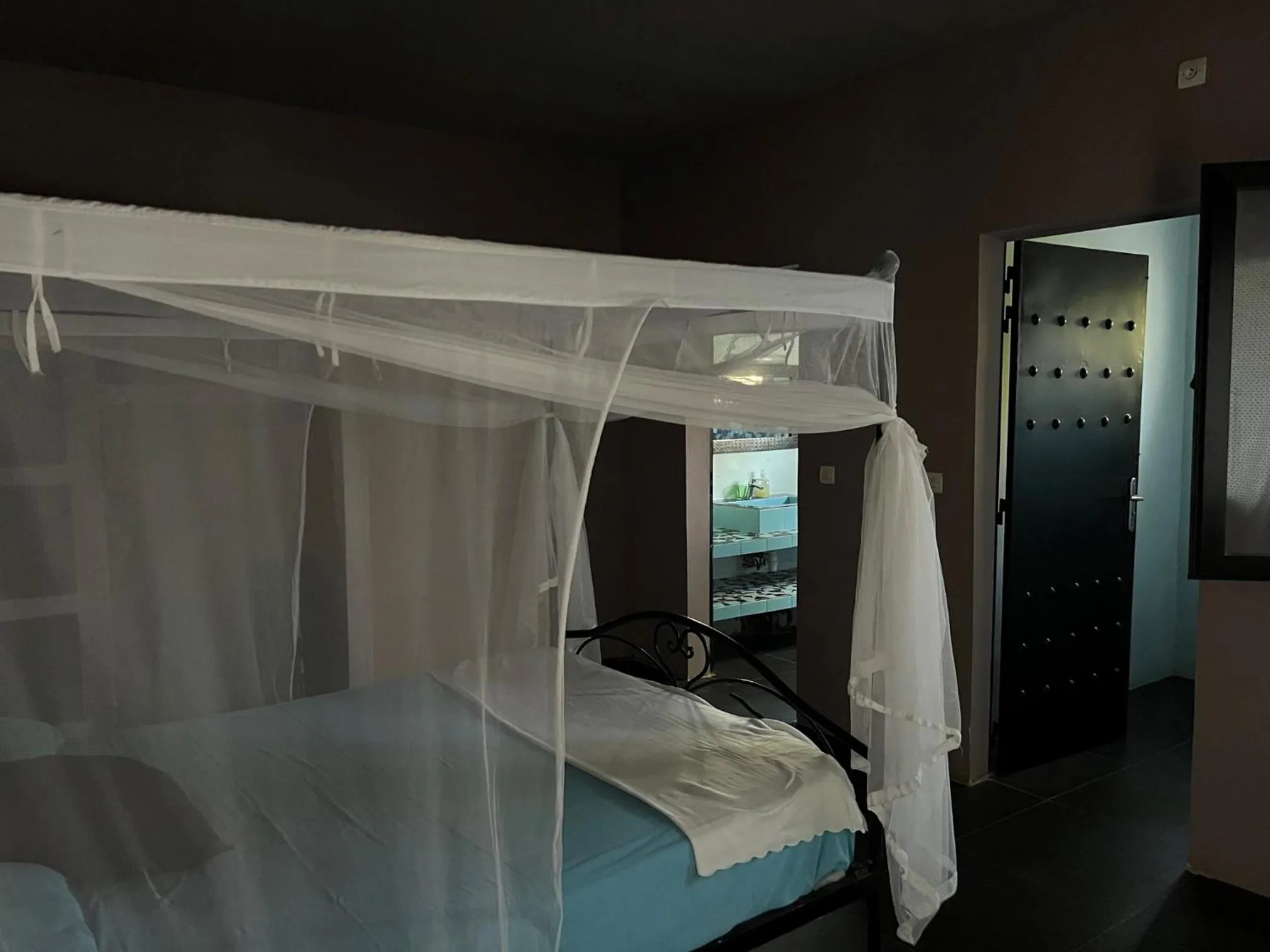 Photo of the whole room, Bed in Bine Bassile