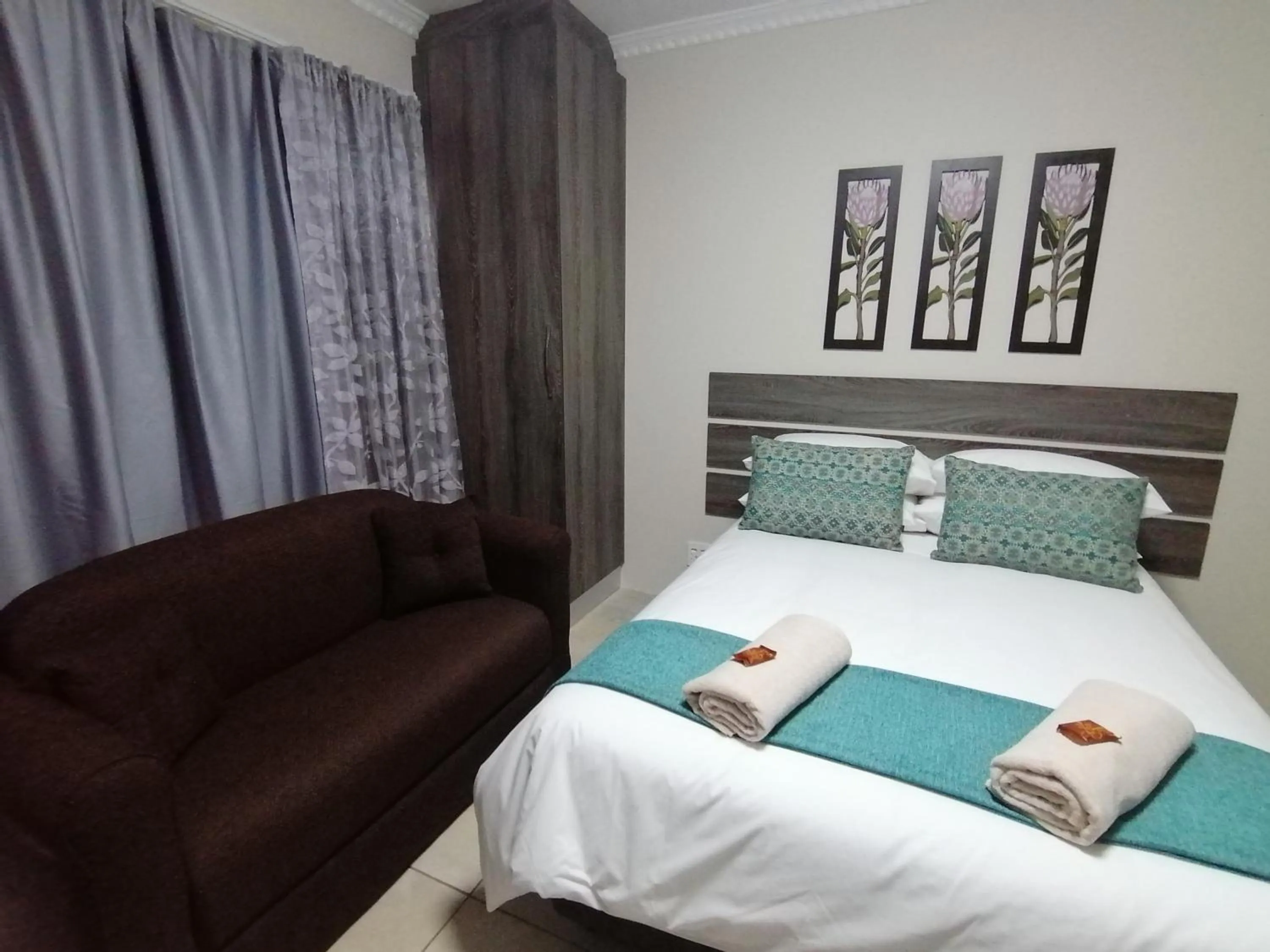 Bed in Blue Sea Guest House