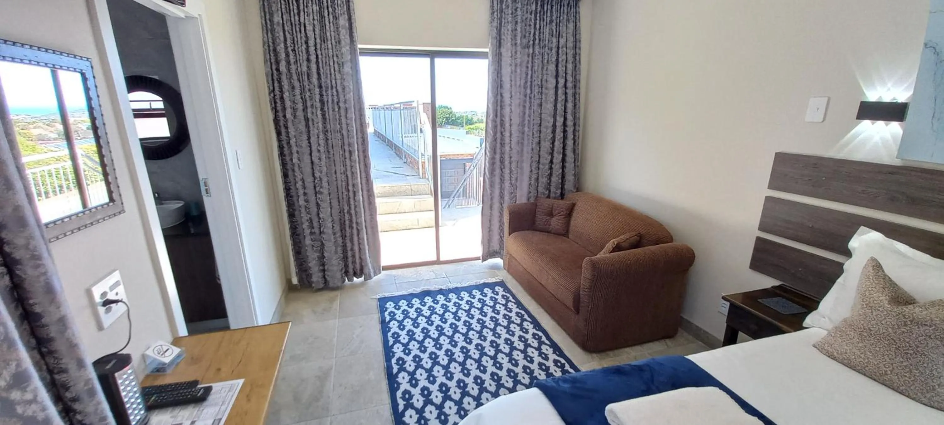 Bed in Blue Sea Guest House