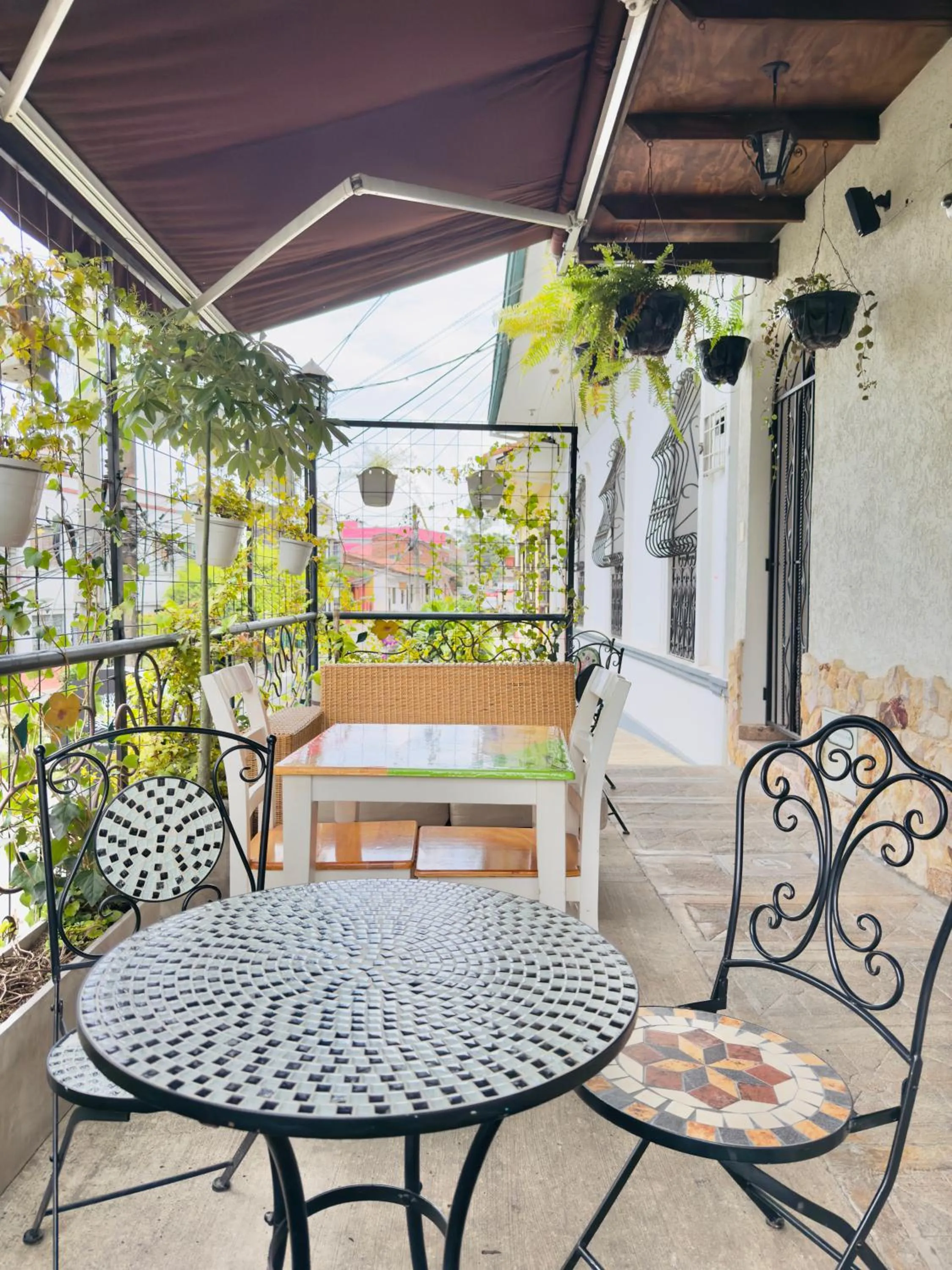 Restaurant/places to eat in Santiago DC Hotel