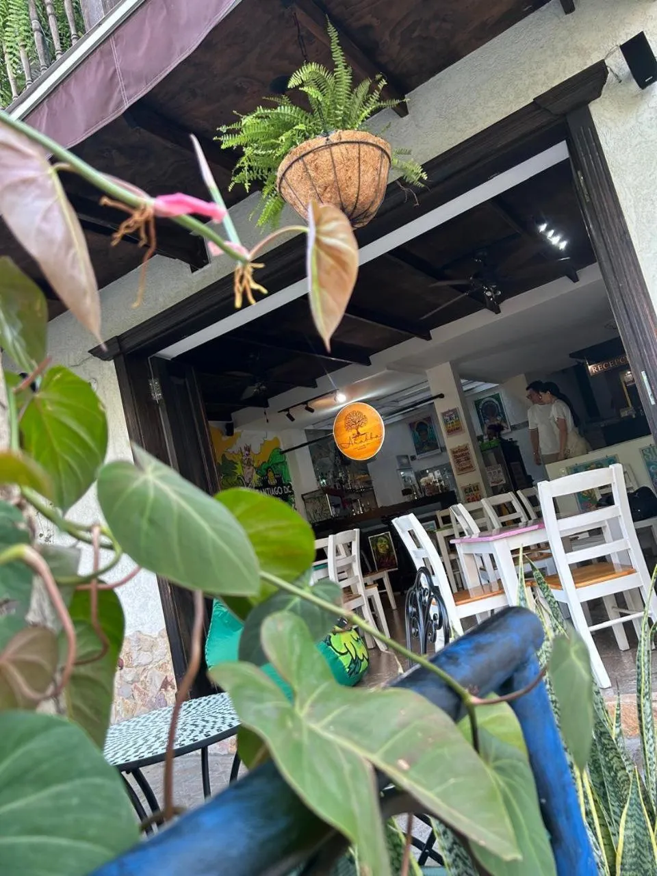 Restaurant/places to eat in Santiago DC Hotel