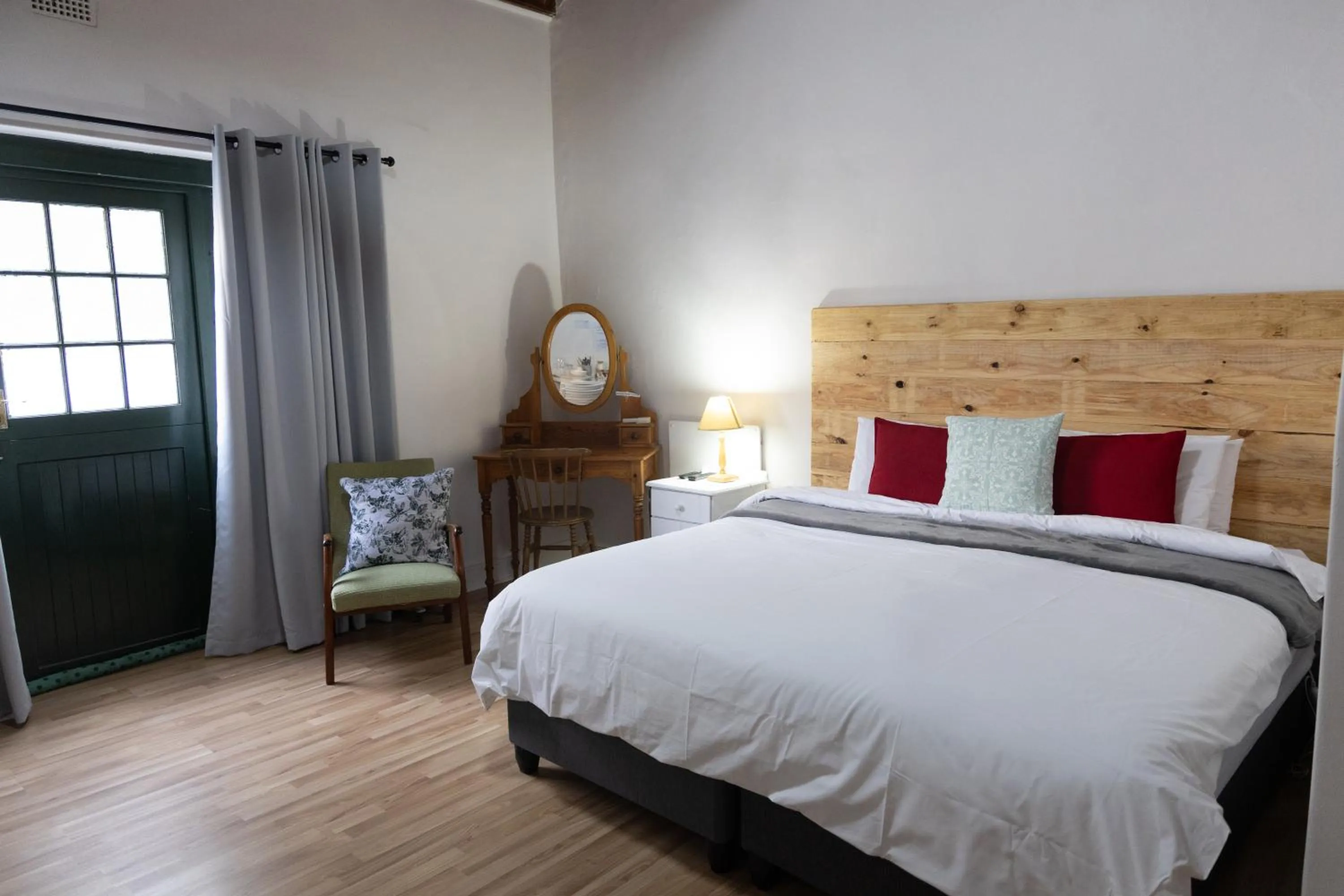 Bed in Koo Karoo Guest Lodge and Self Catering