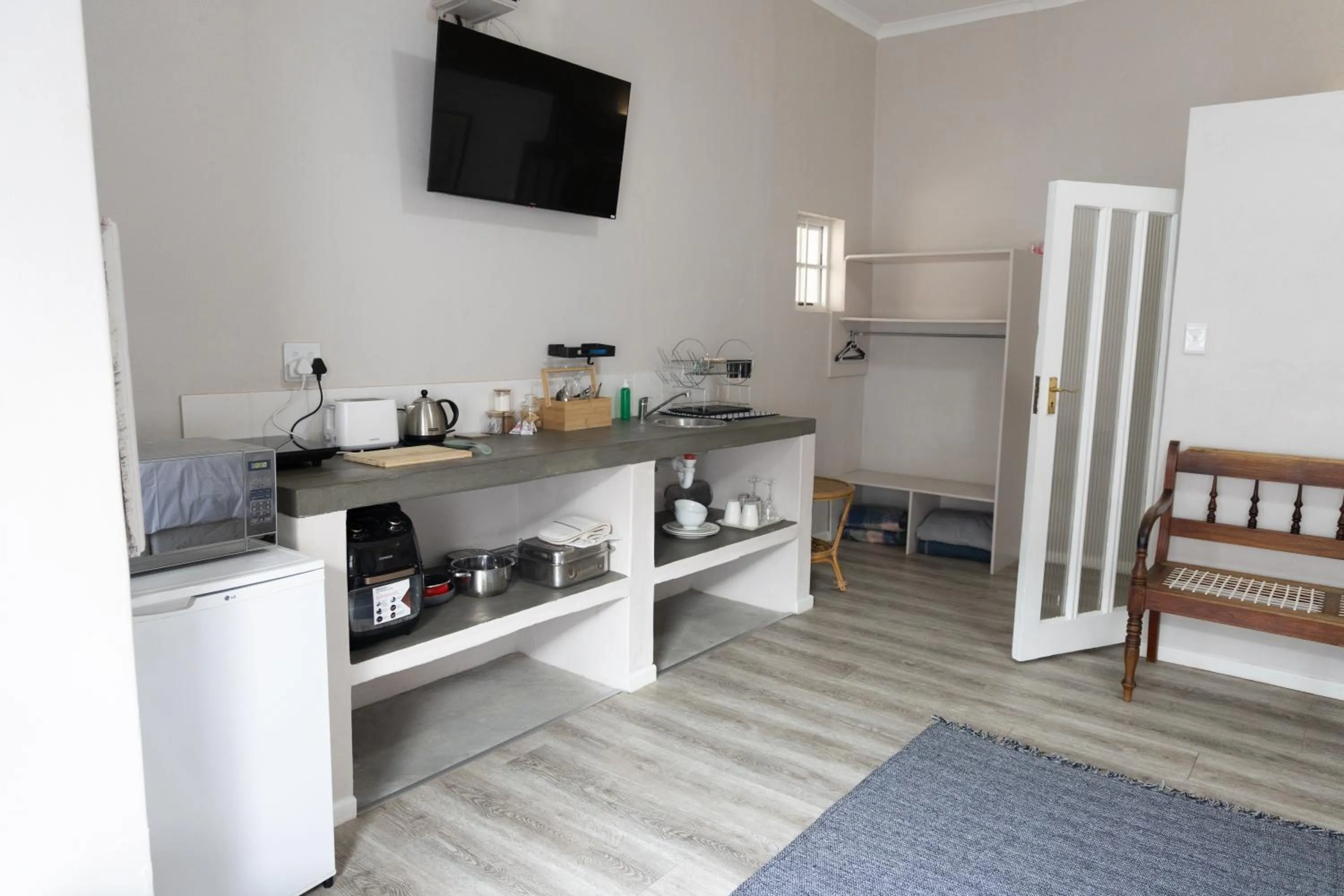 Koo Karoo Guest Lodge and Self Catering