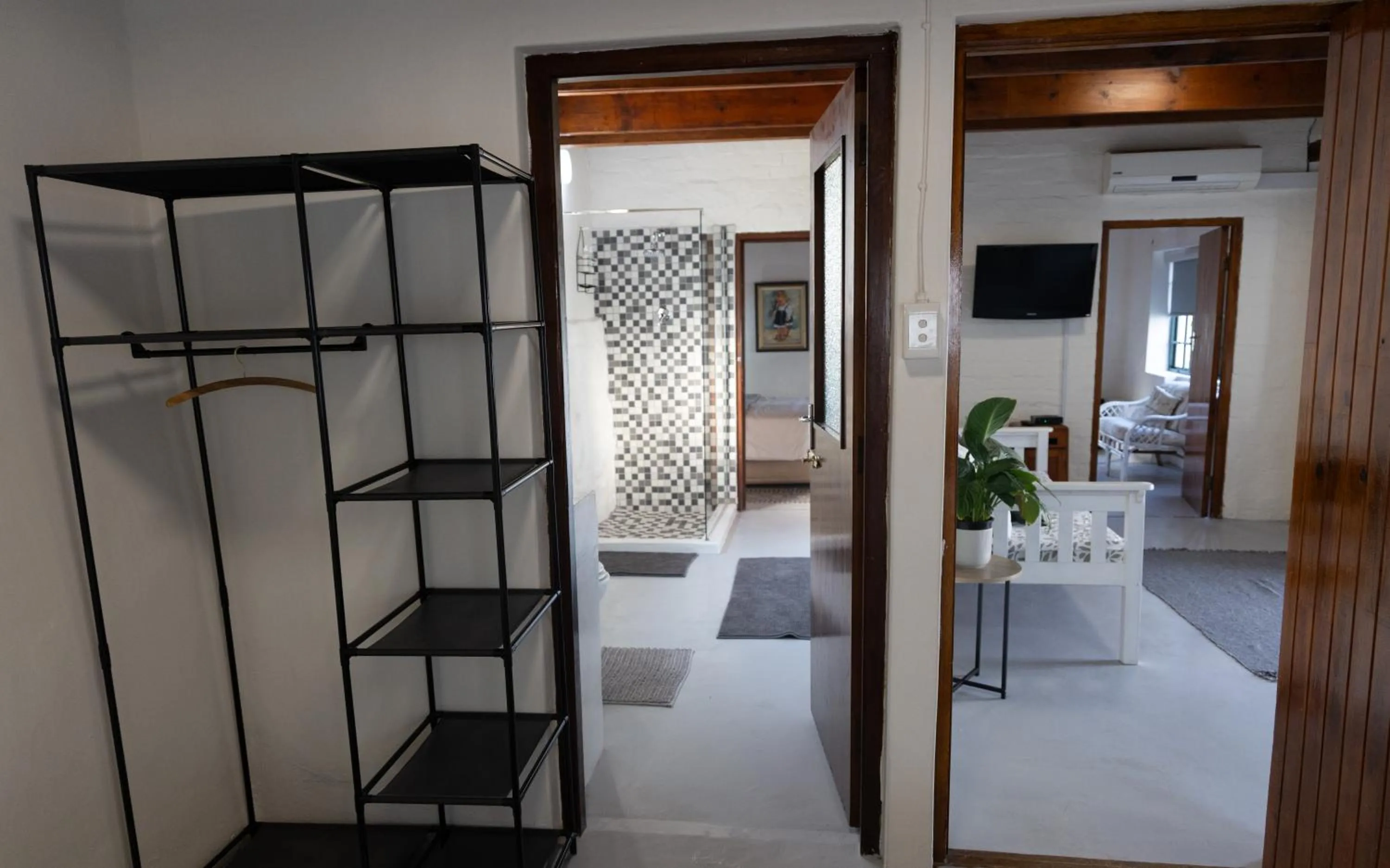 Koo Karoo Guest Lodge and Self Catering