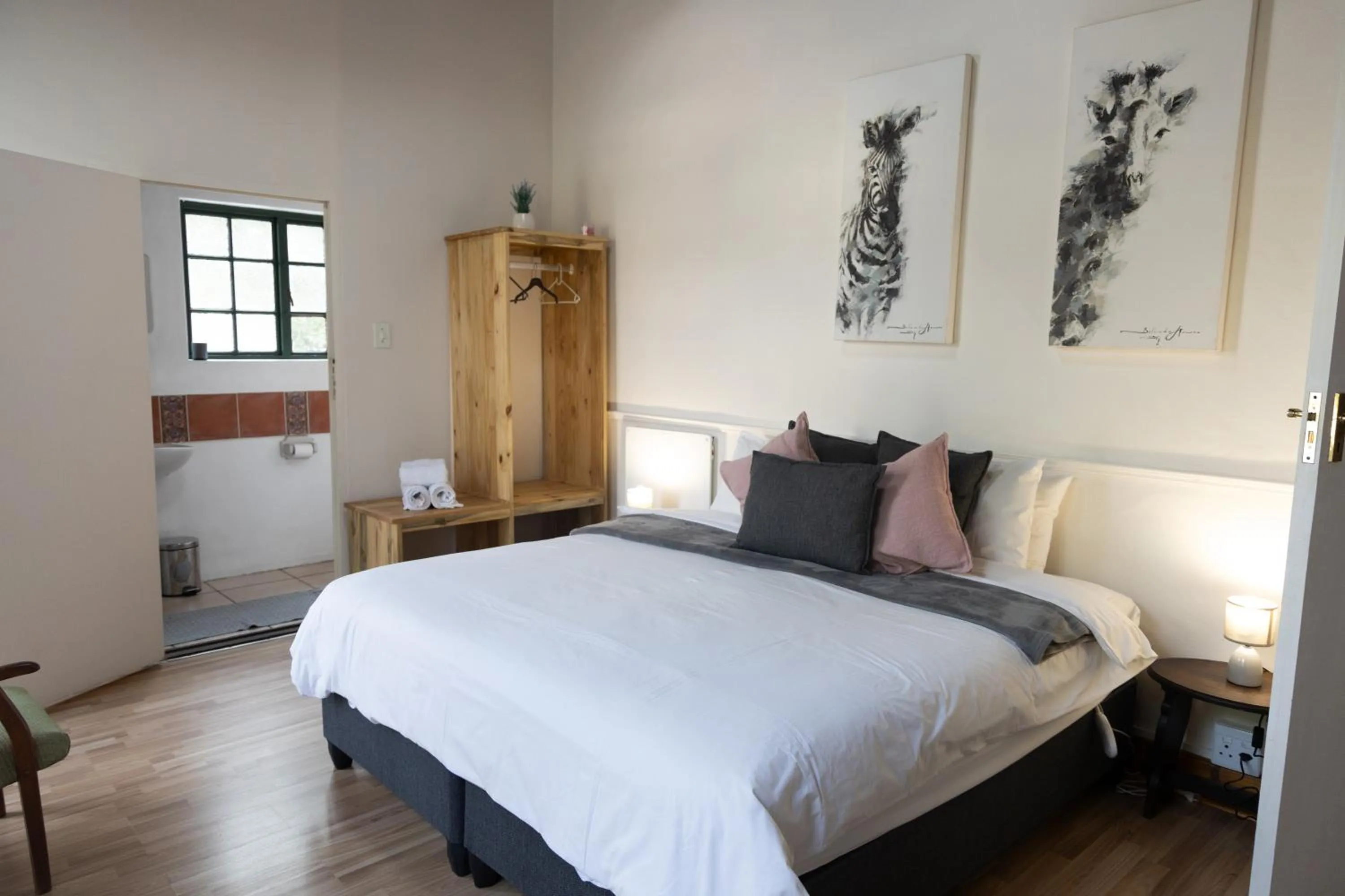 Bed in Koo Karoo Guest Lodge and Self Catering
