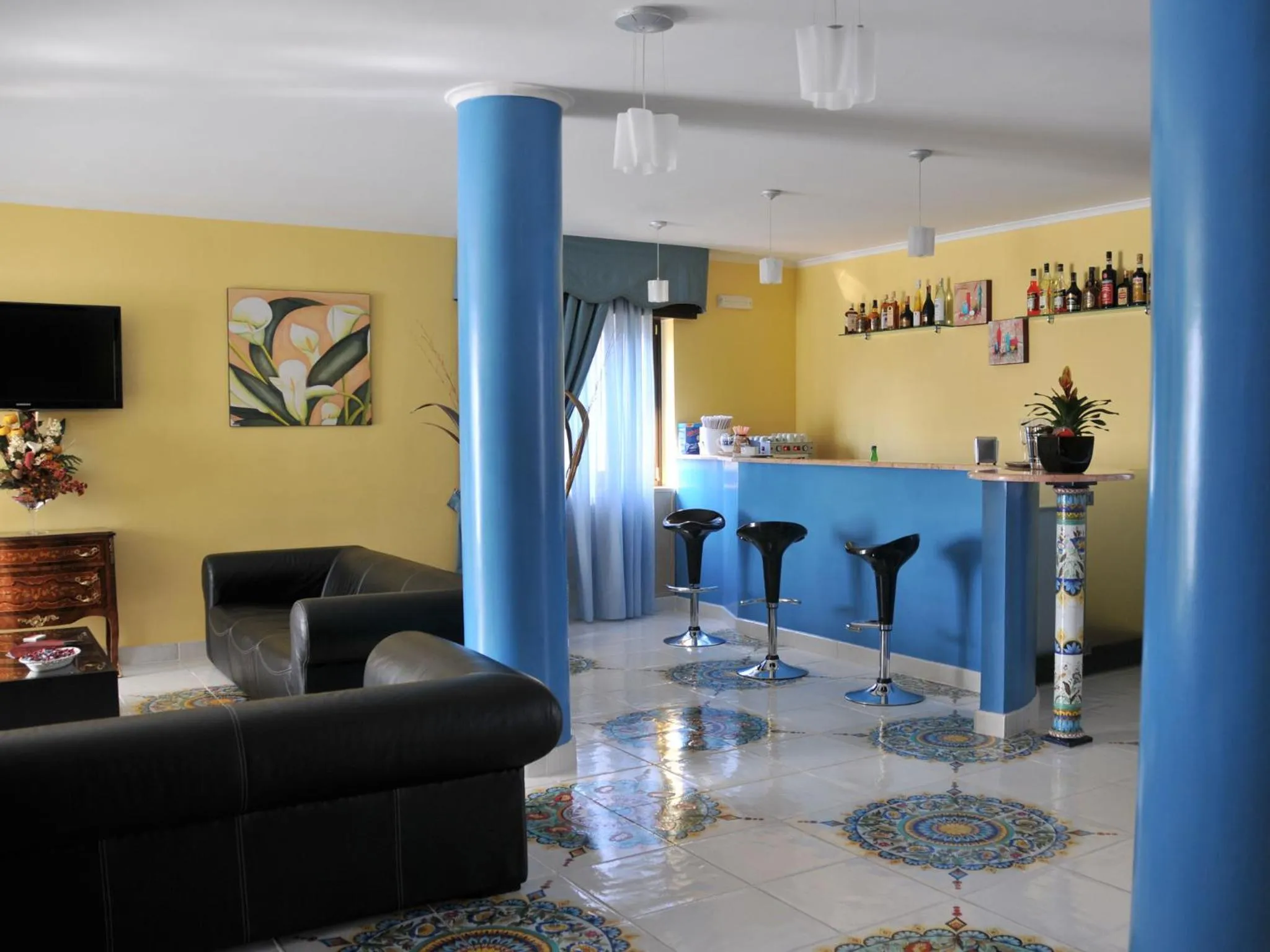 Restaurant/places to eat in Costa Hotel