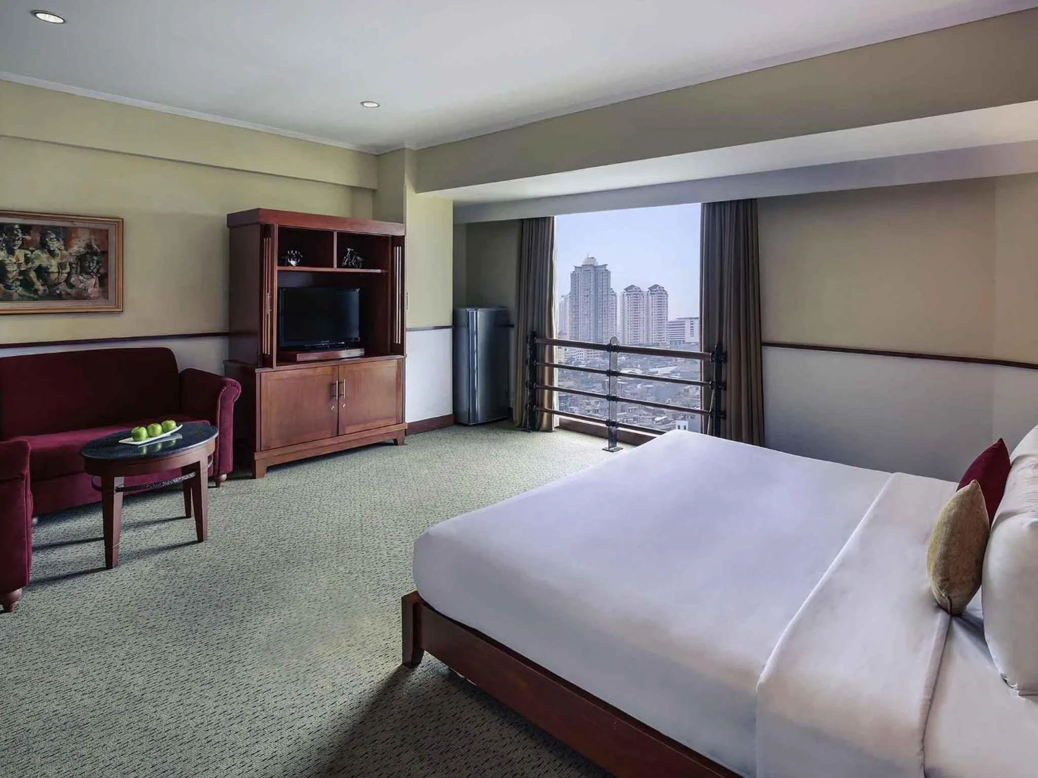 Bedroom, Bed in Mercure Jakarta Kota