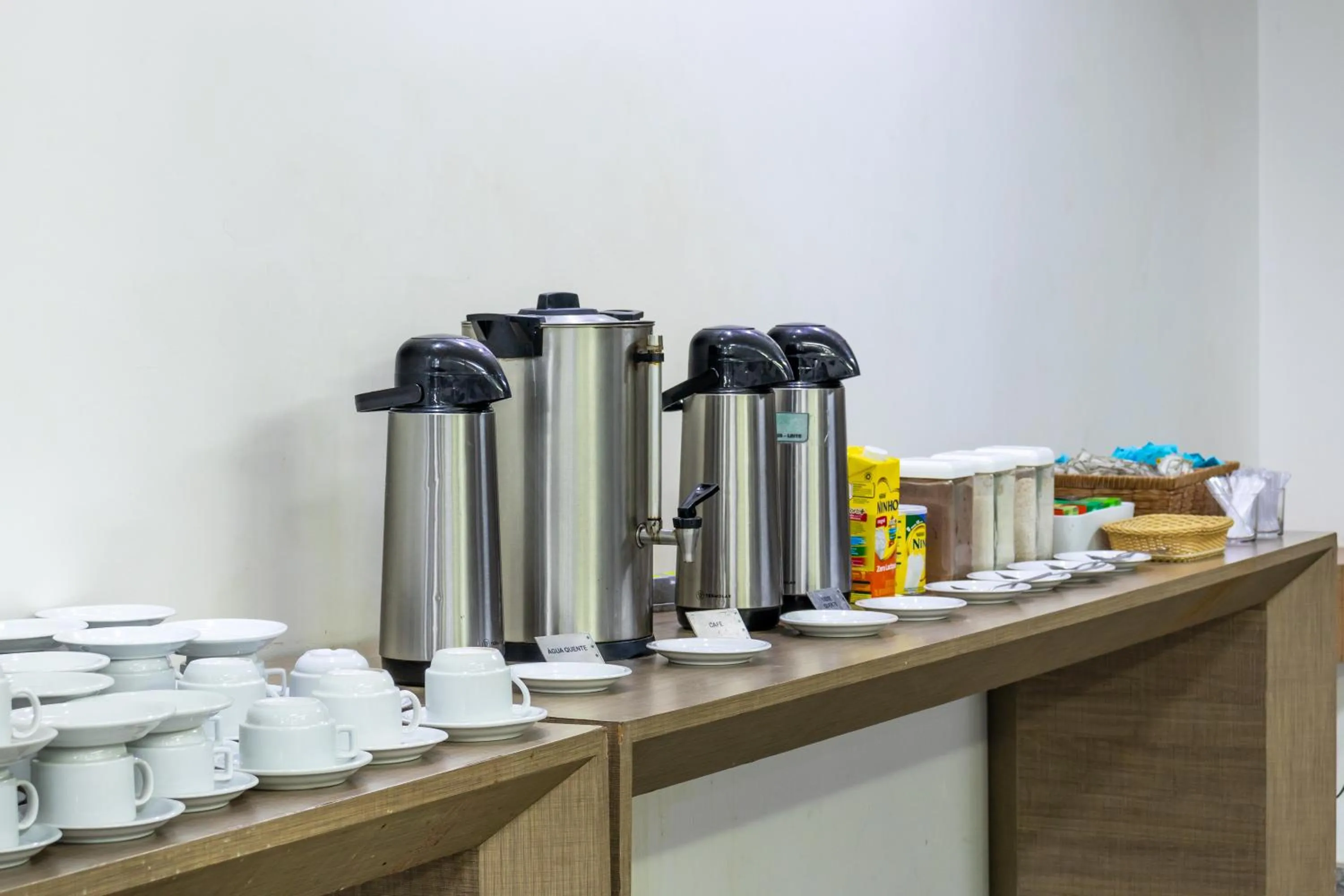 Coffee/tea facilities in Umuarama Plaza Hotel by Castelo Itaipava