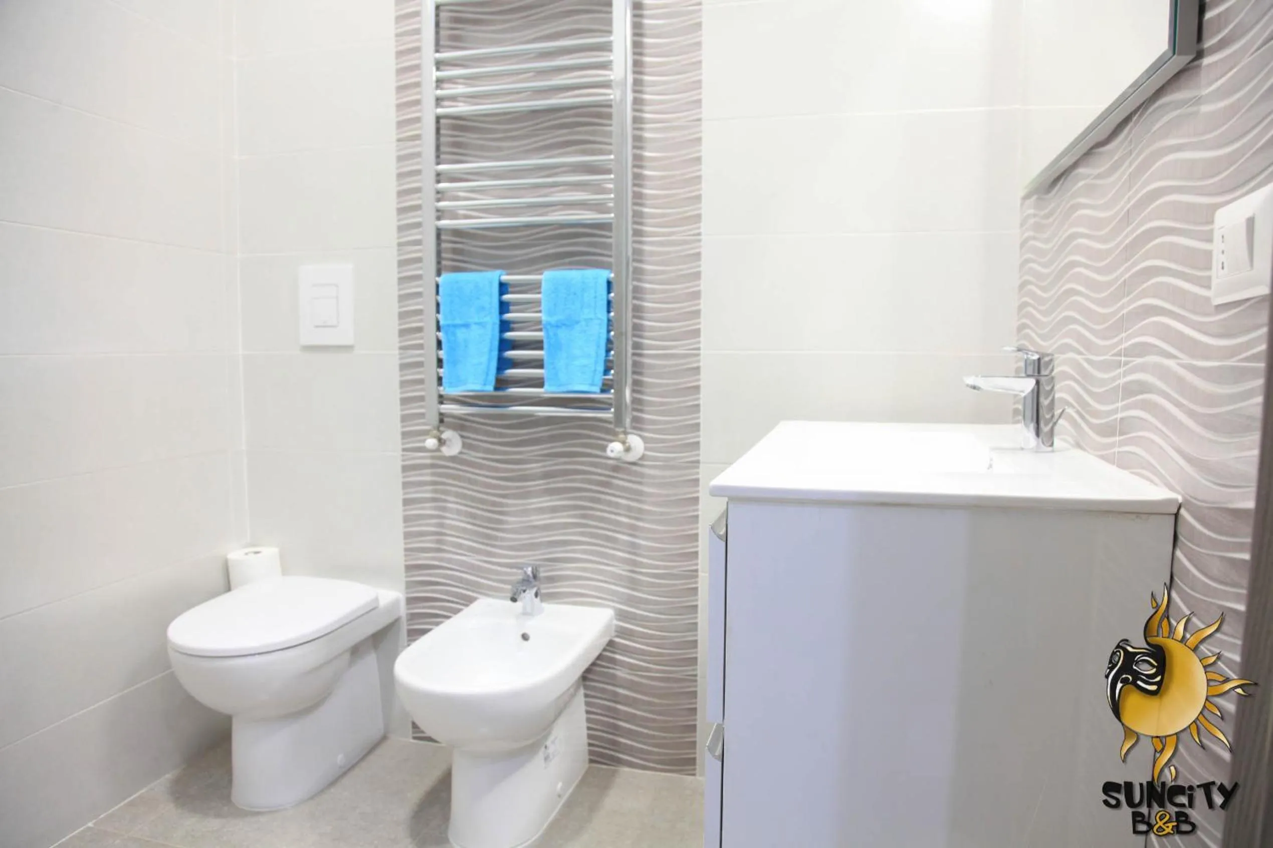 Bathroom in Suncity B&B