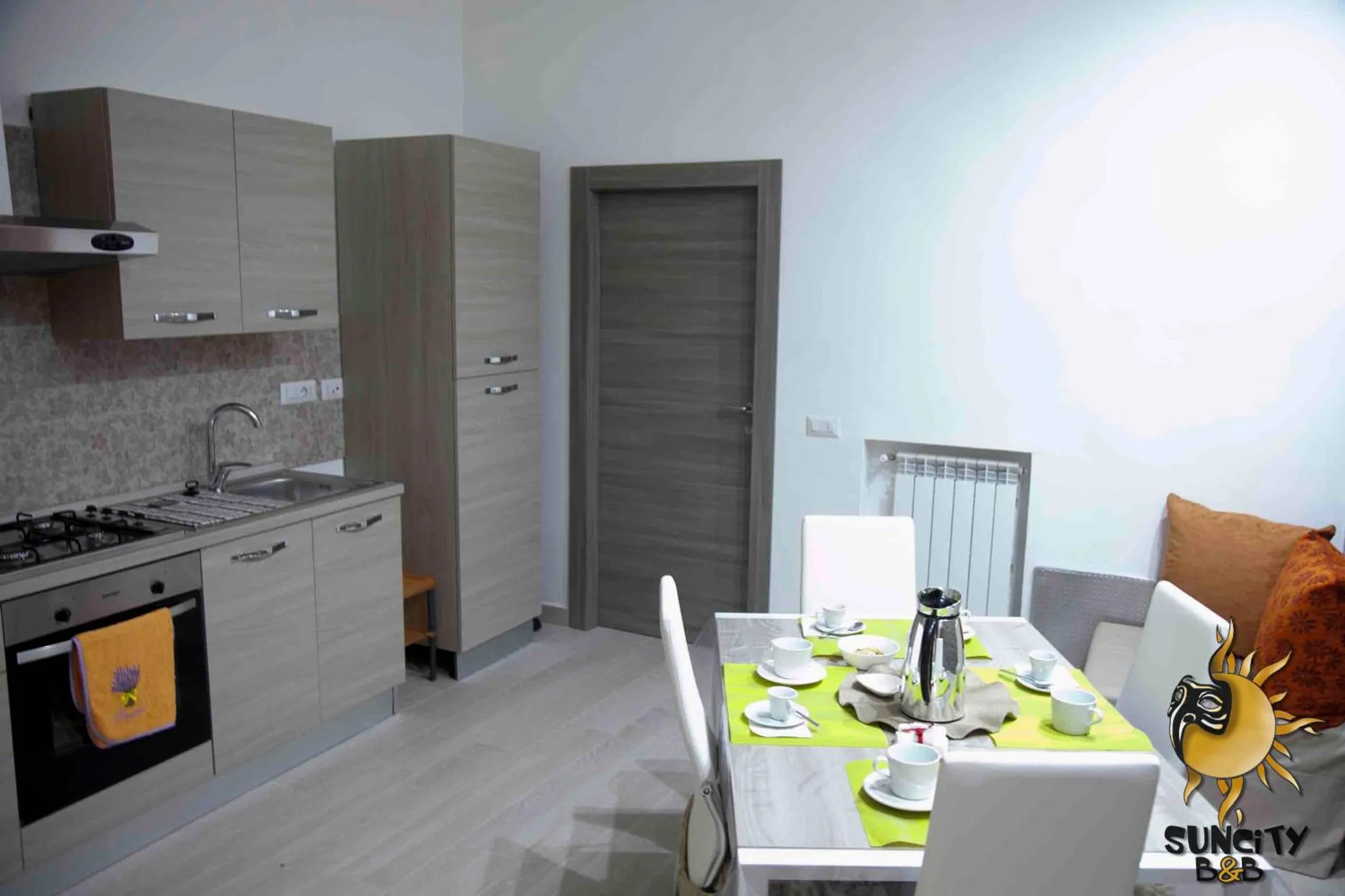 Kitchen or kitchenette in Suncity B&B