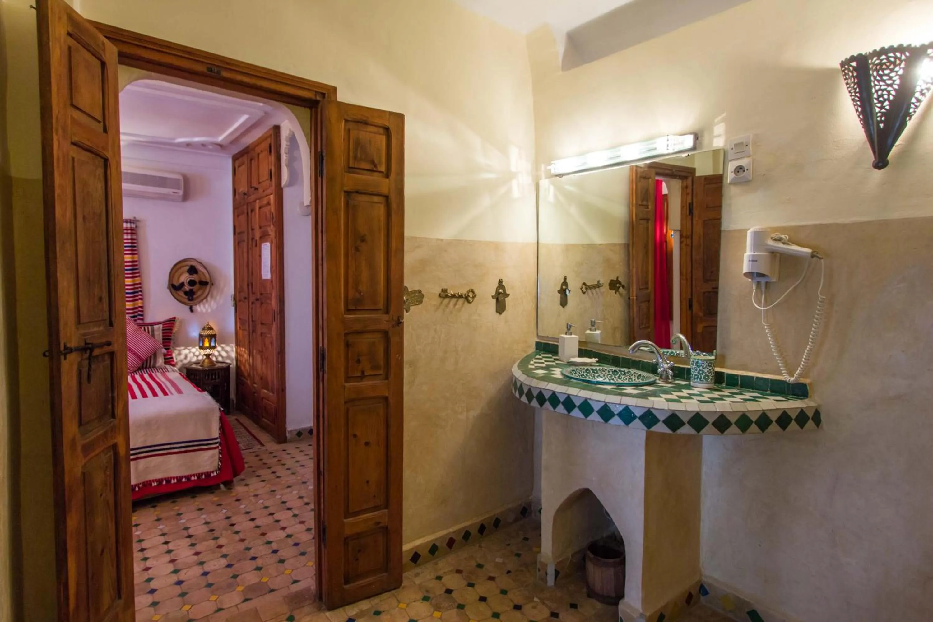 Decorative detail, Bed in Riad Dar Skalli & SPA