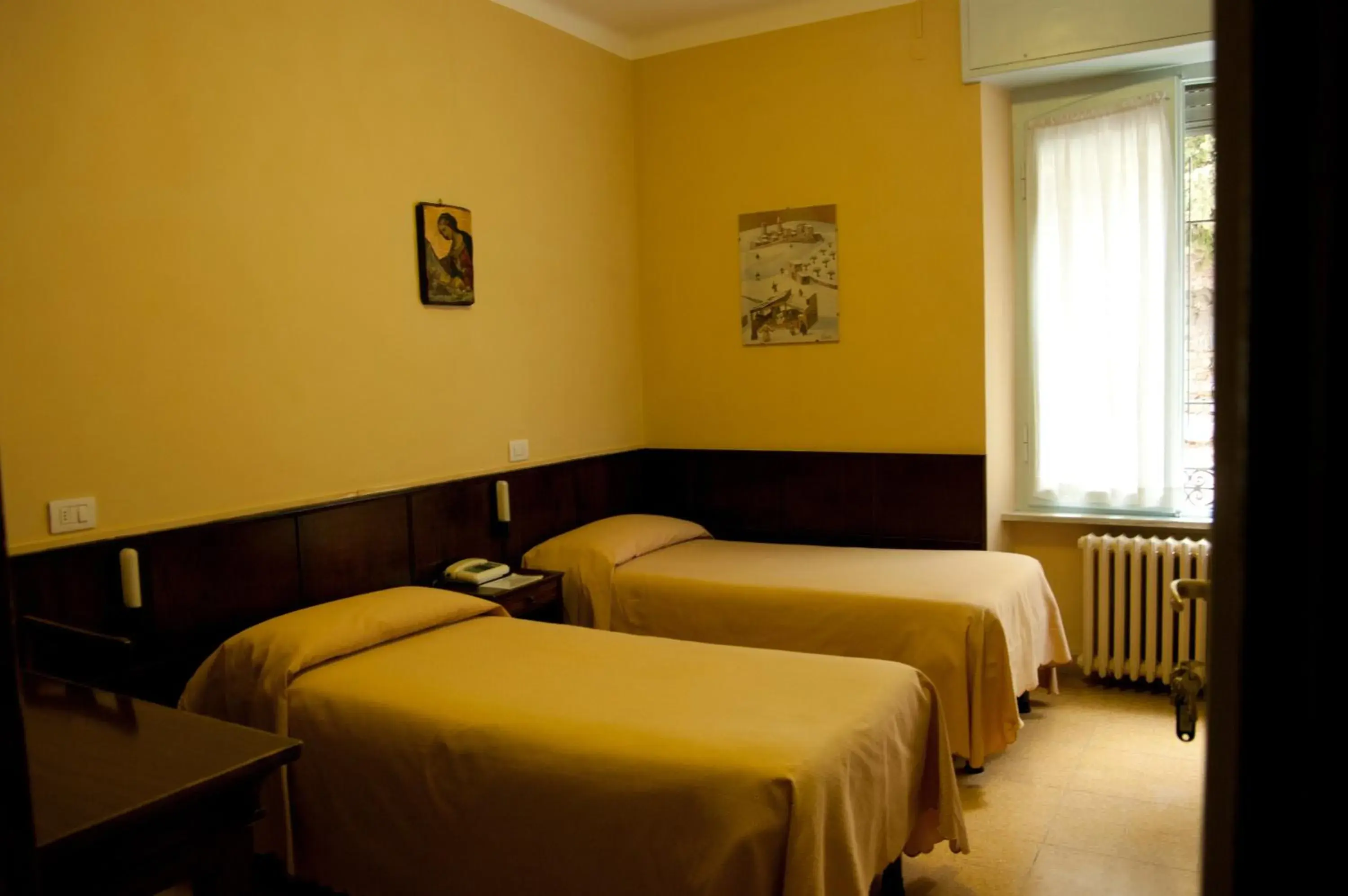 Twin Room in Cittadella Laudato Si' Twin Room in Cittadella Laudato Si'