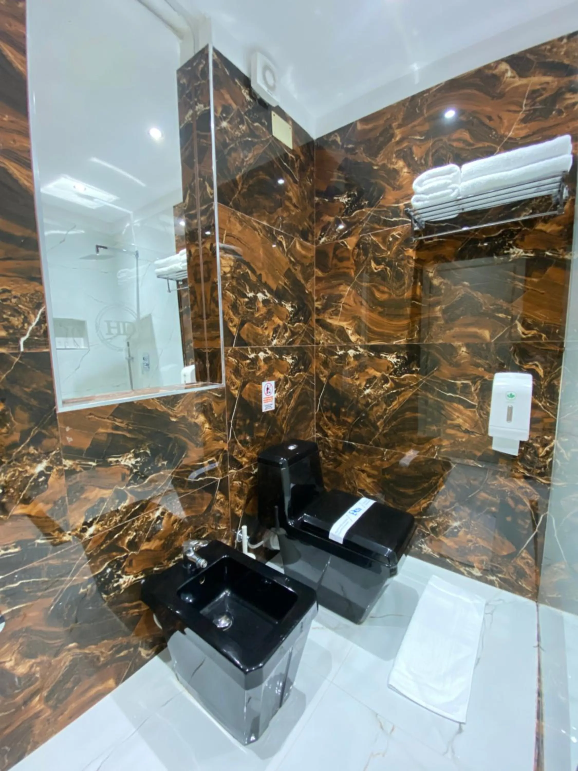 Shower in Hotel Deluxe