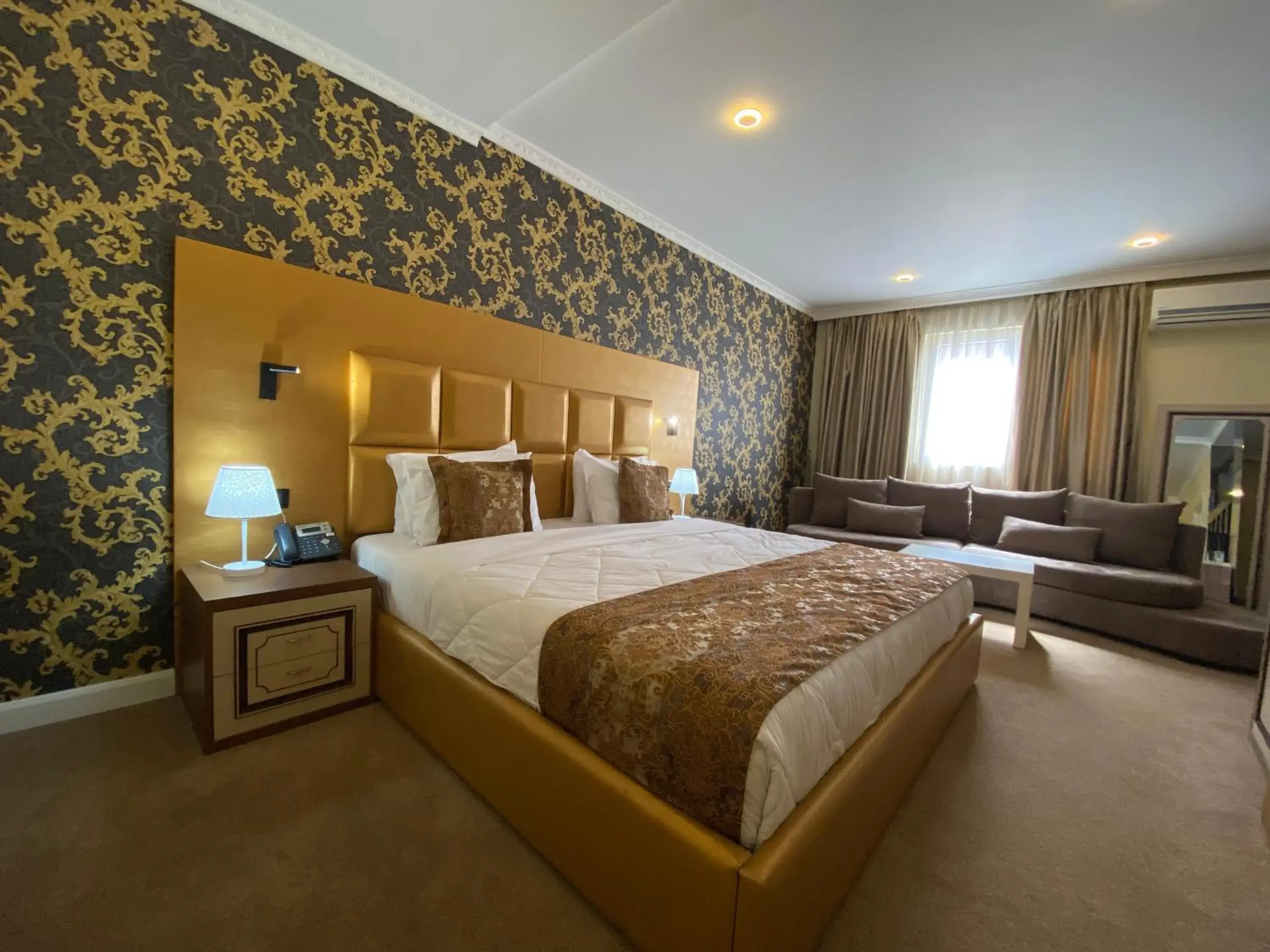 Suite in Hotel Deluxe Suite in Hotel Deluxe