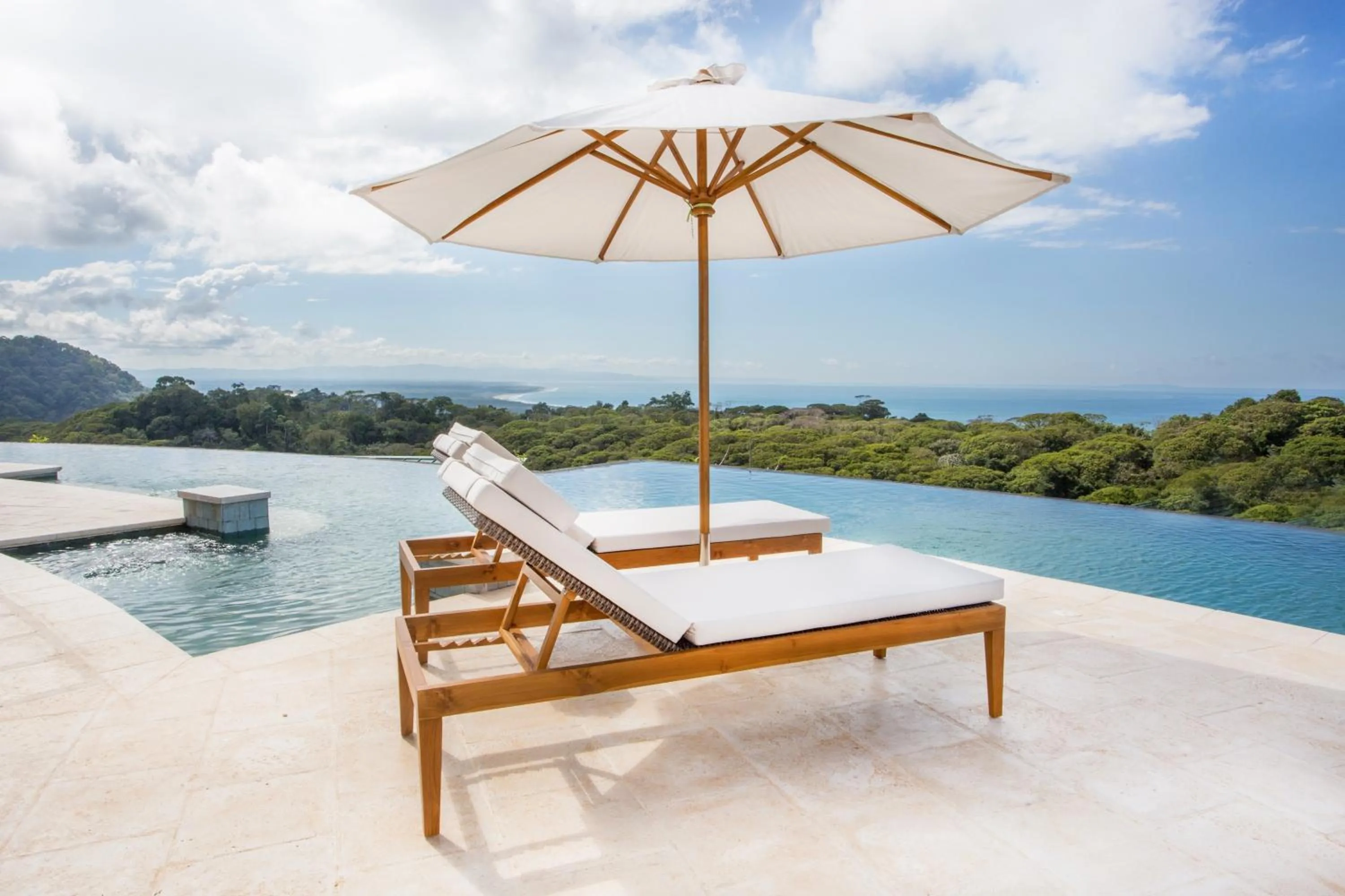 Swimming pool in Hotel Three Sixty - Adults Only