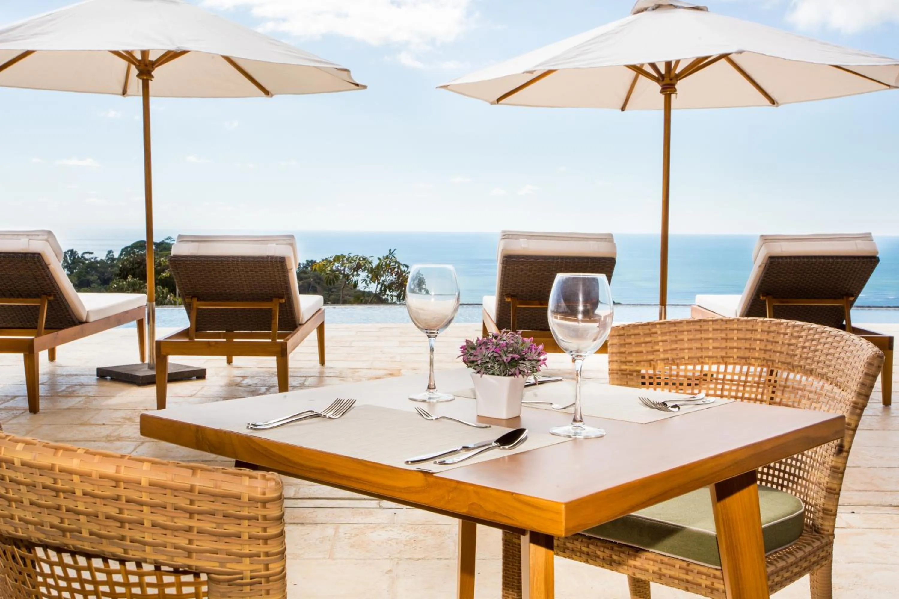 Restaurant/places to eat in Hotel Three Sixty - Adults Only