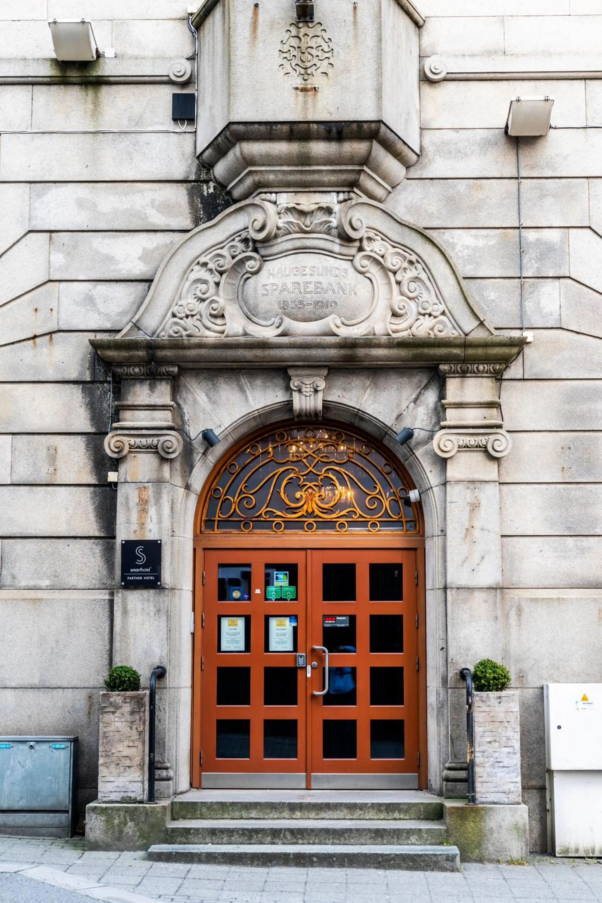 Facade/entrance in Banken Hotel