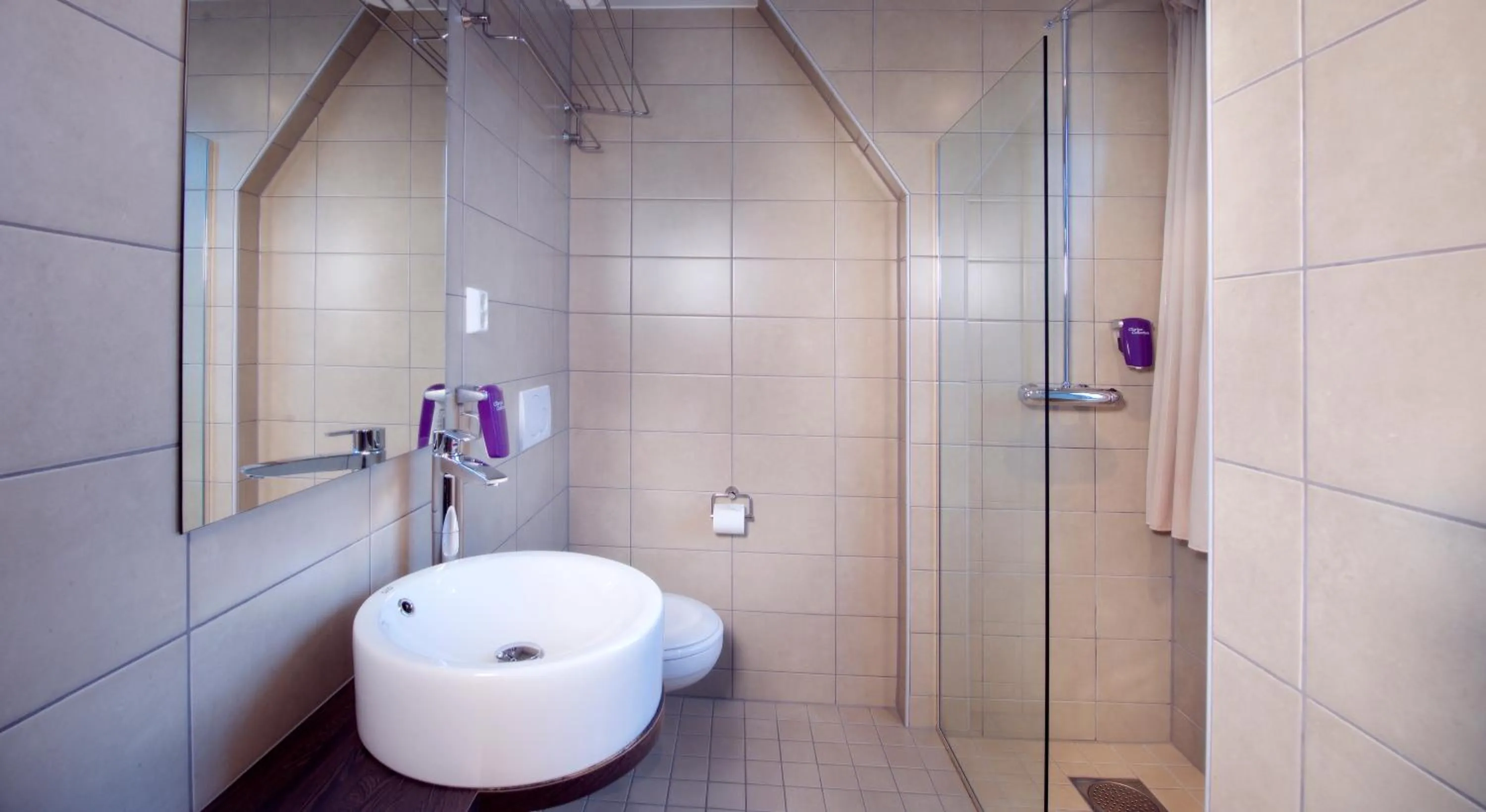 Bathroom in Banken Hotel