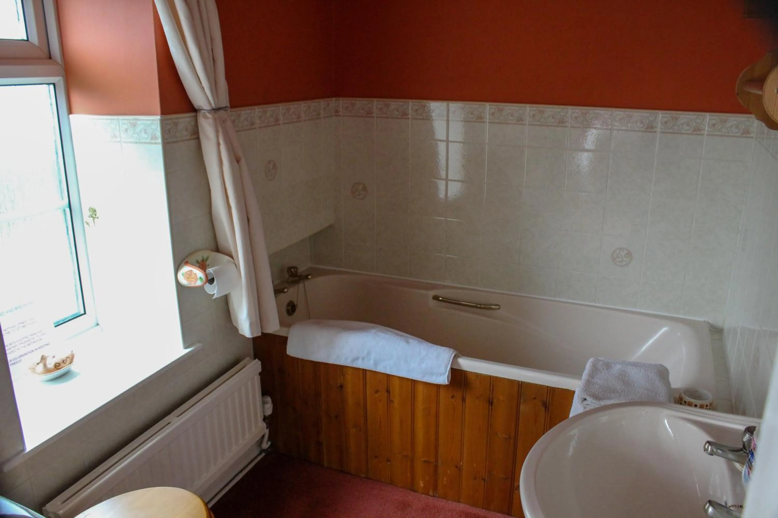 Bathroom, Bed in Brambling Fields B&B and Cottages