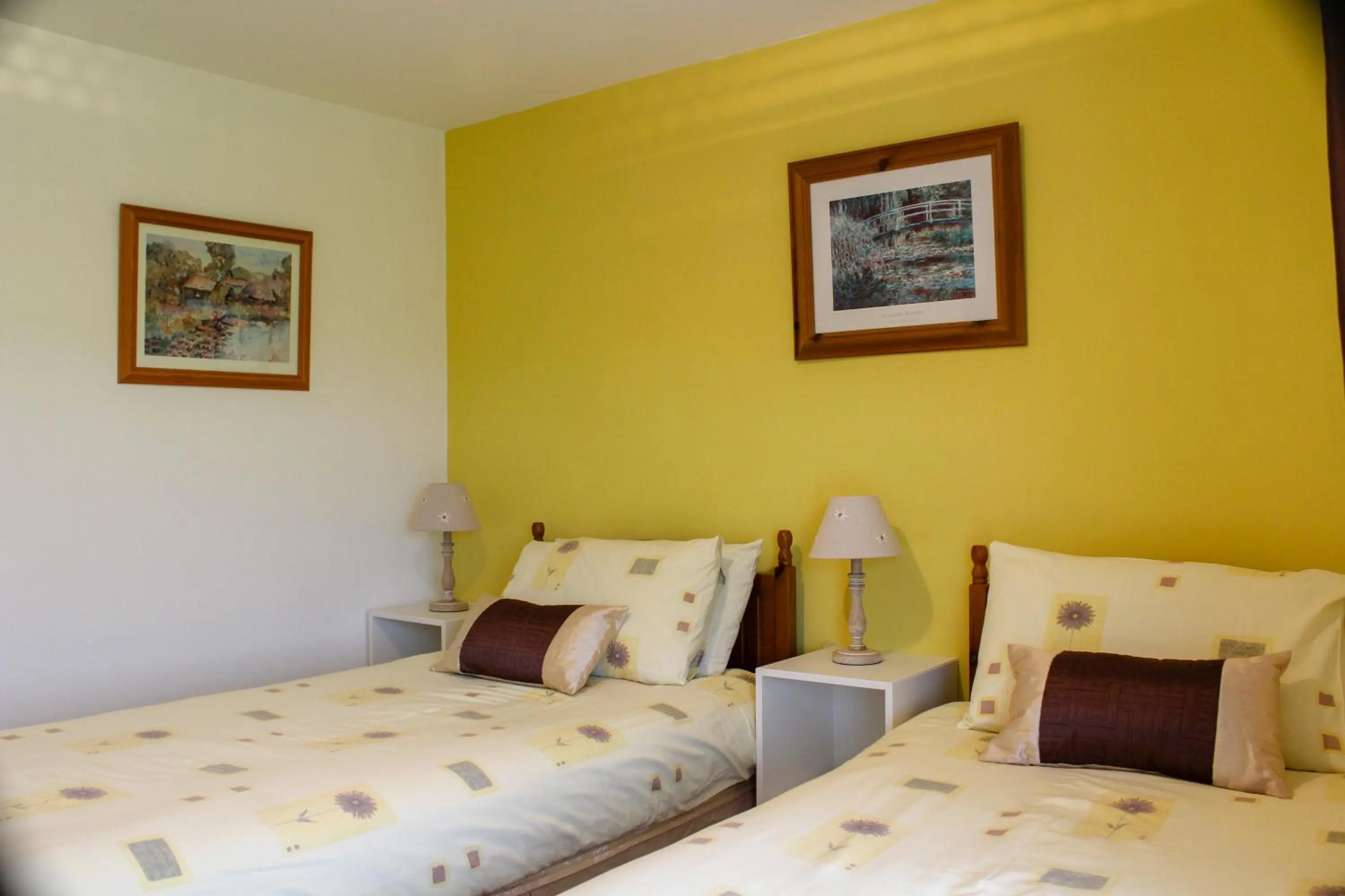 Bedroom, Bed in Brambling Fields B&B and Cottages