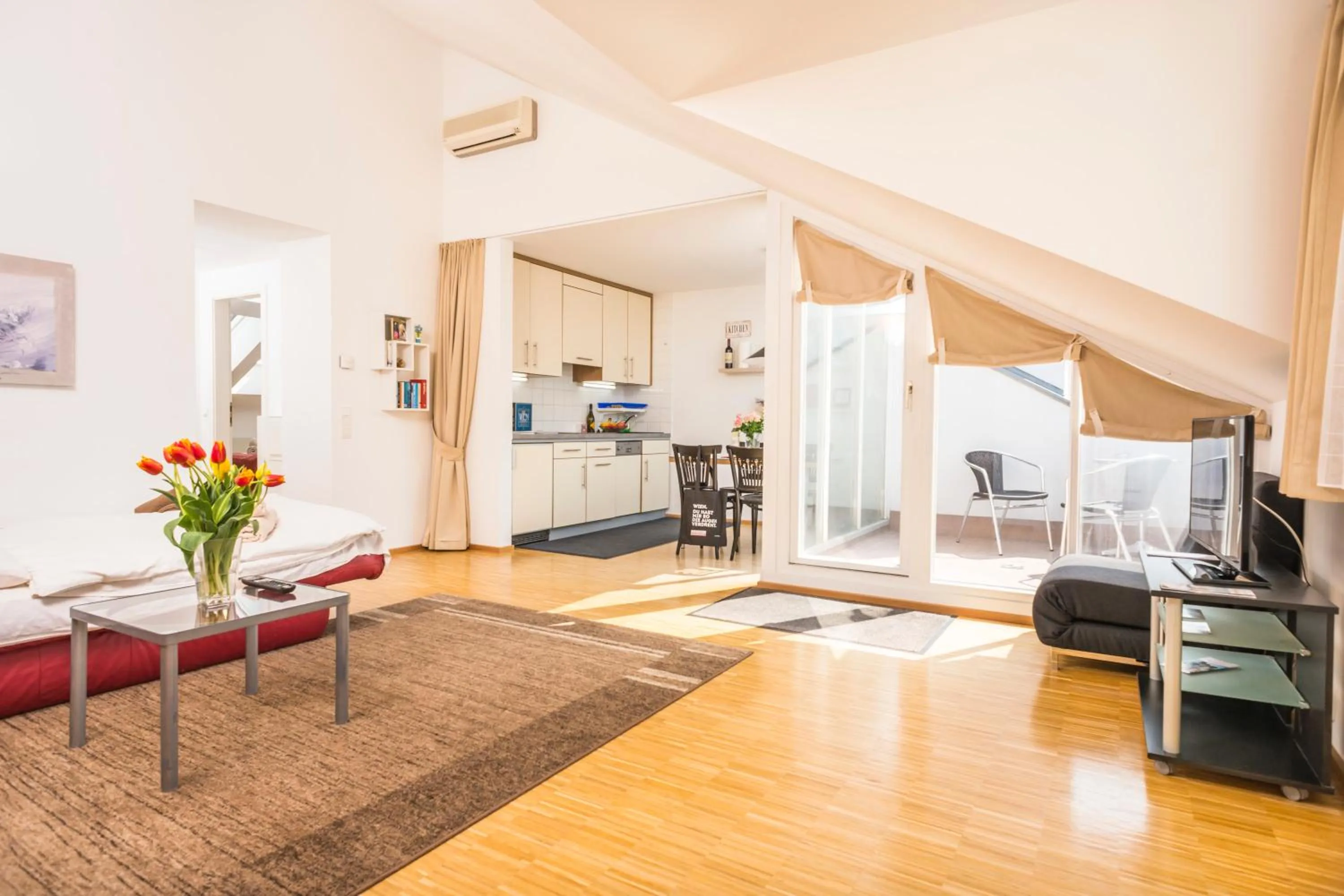Photo of the whole room, Bed in Appartements Ferchergasse