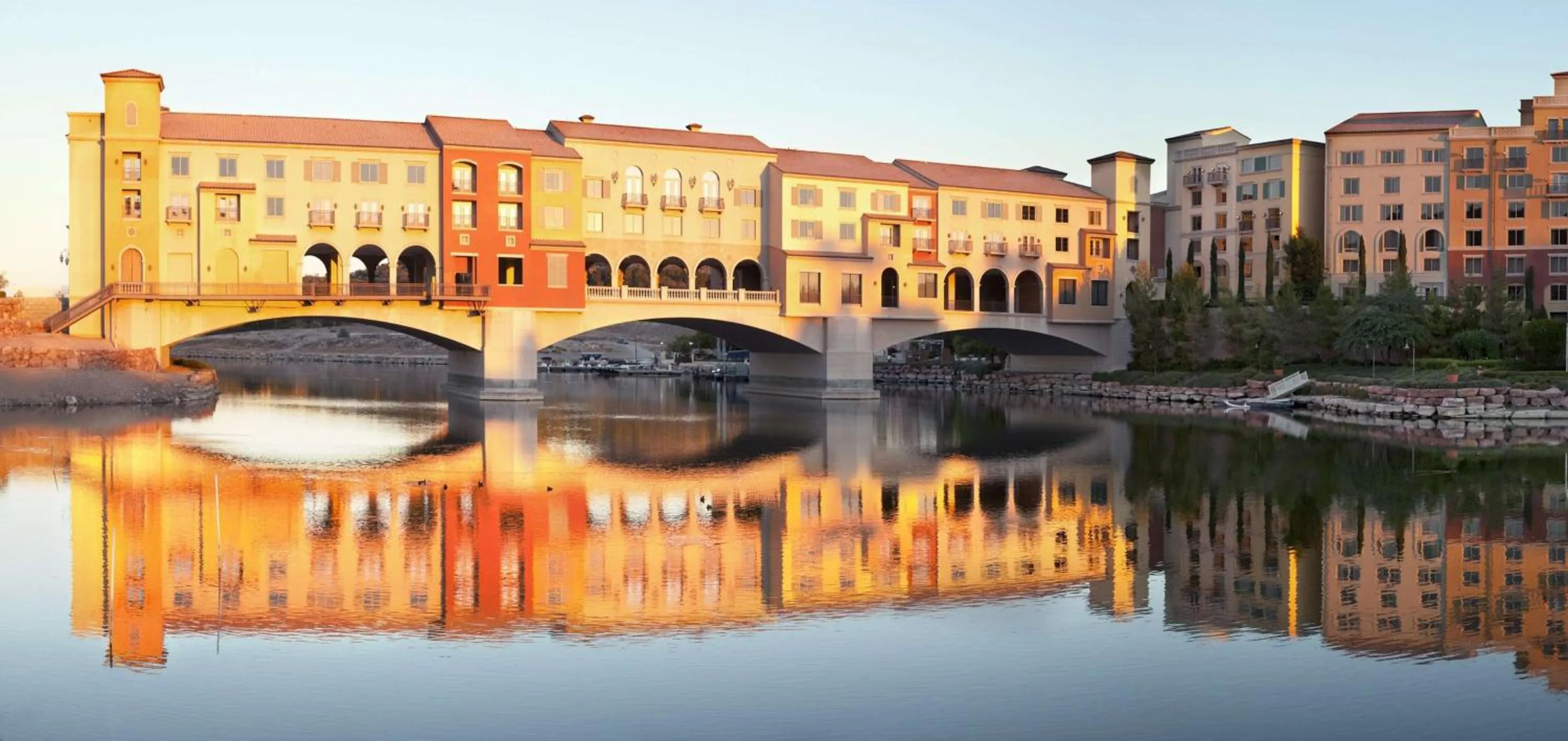 Property building in Hilton Lake Las Vegas Resort & Spa