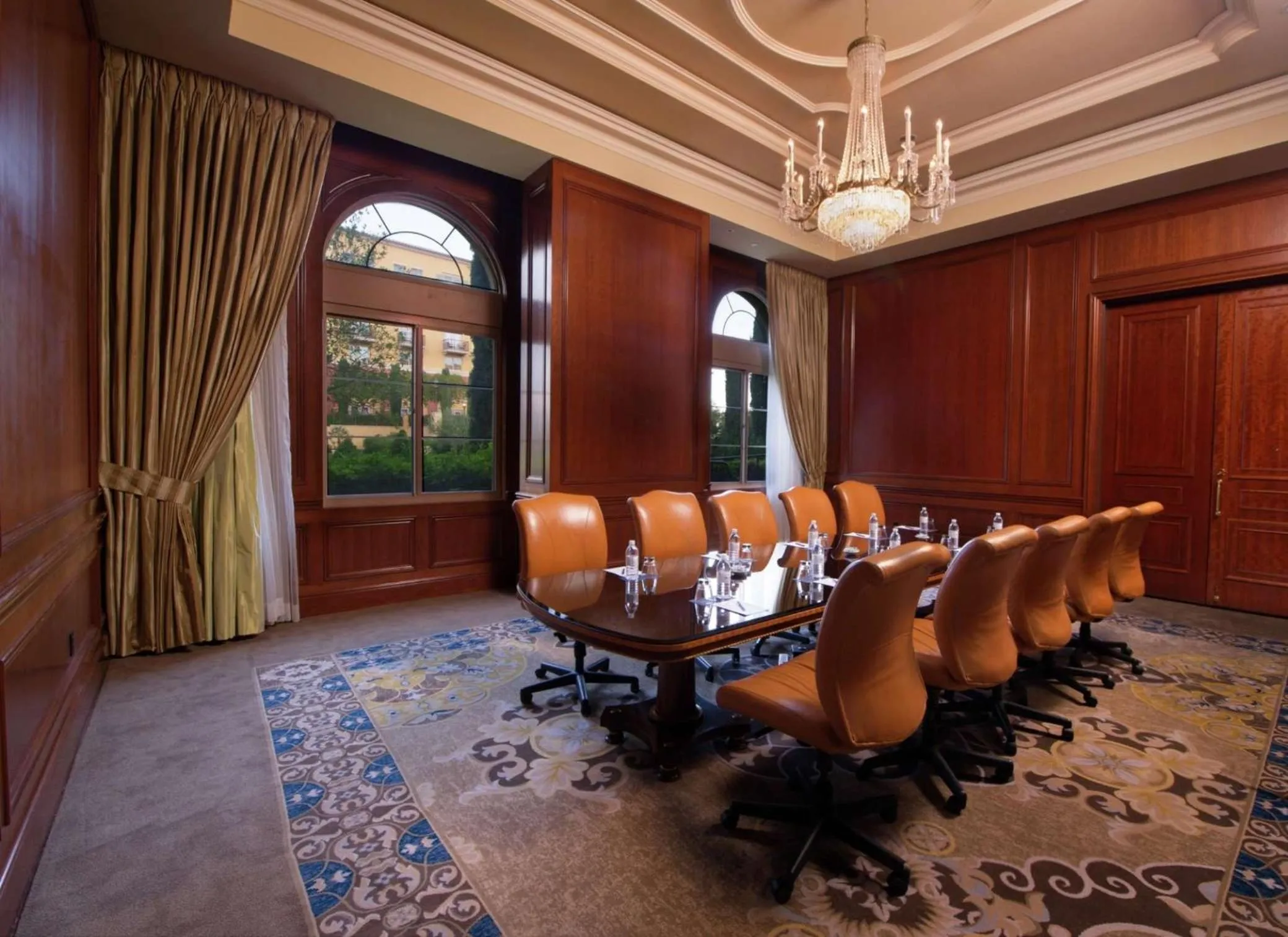 Seating area in Hilton Lake Las Vegas Resort & Spa