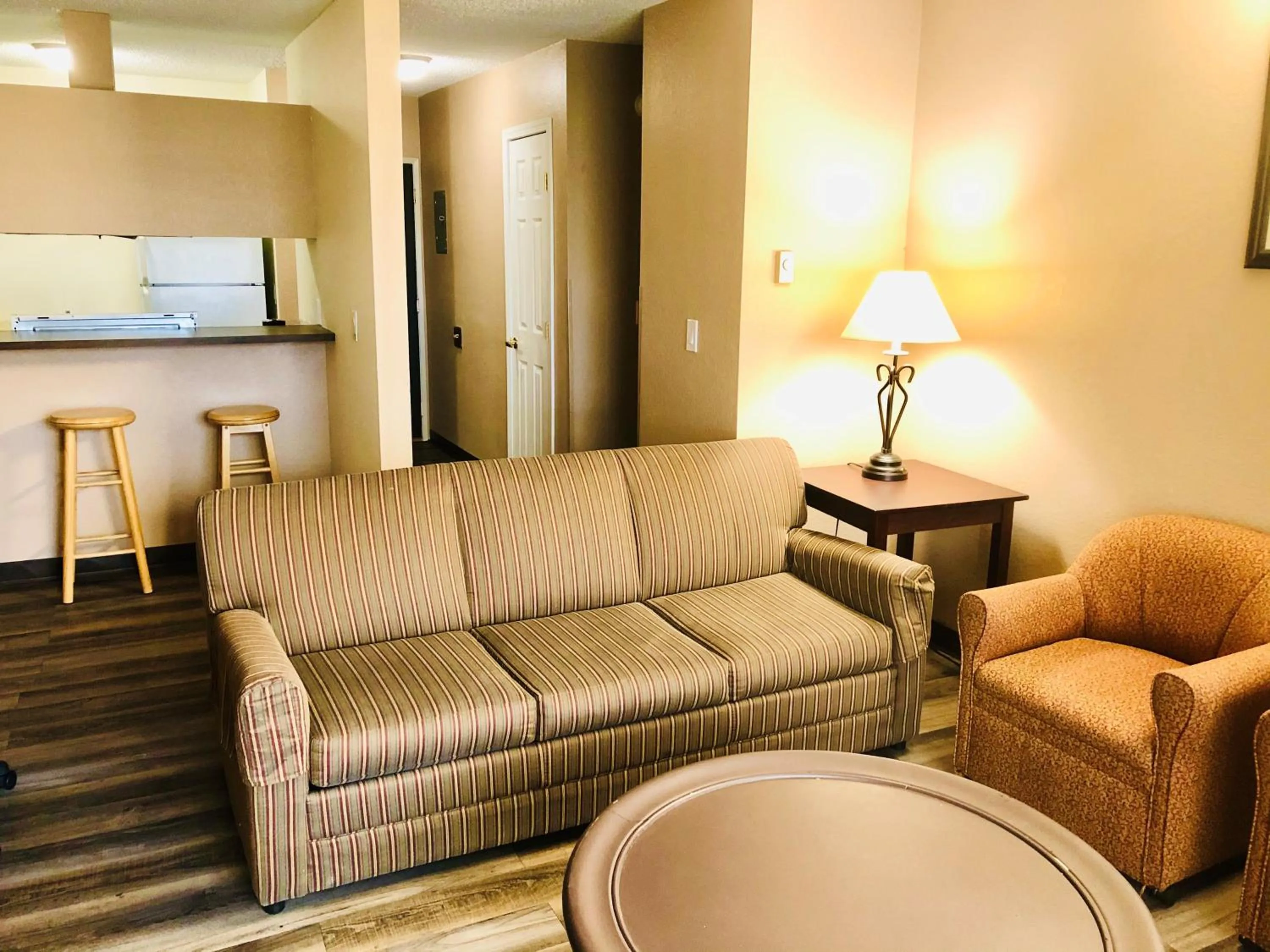 Living room in Ramada by Wyndham Spokane Valley