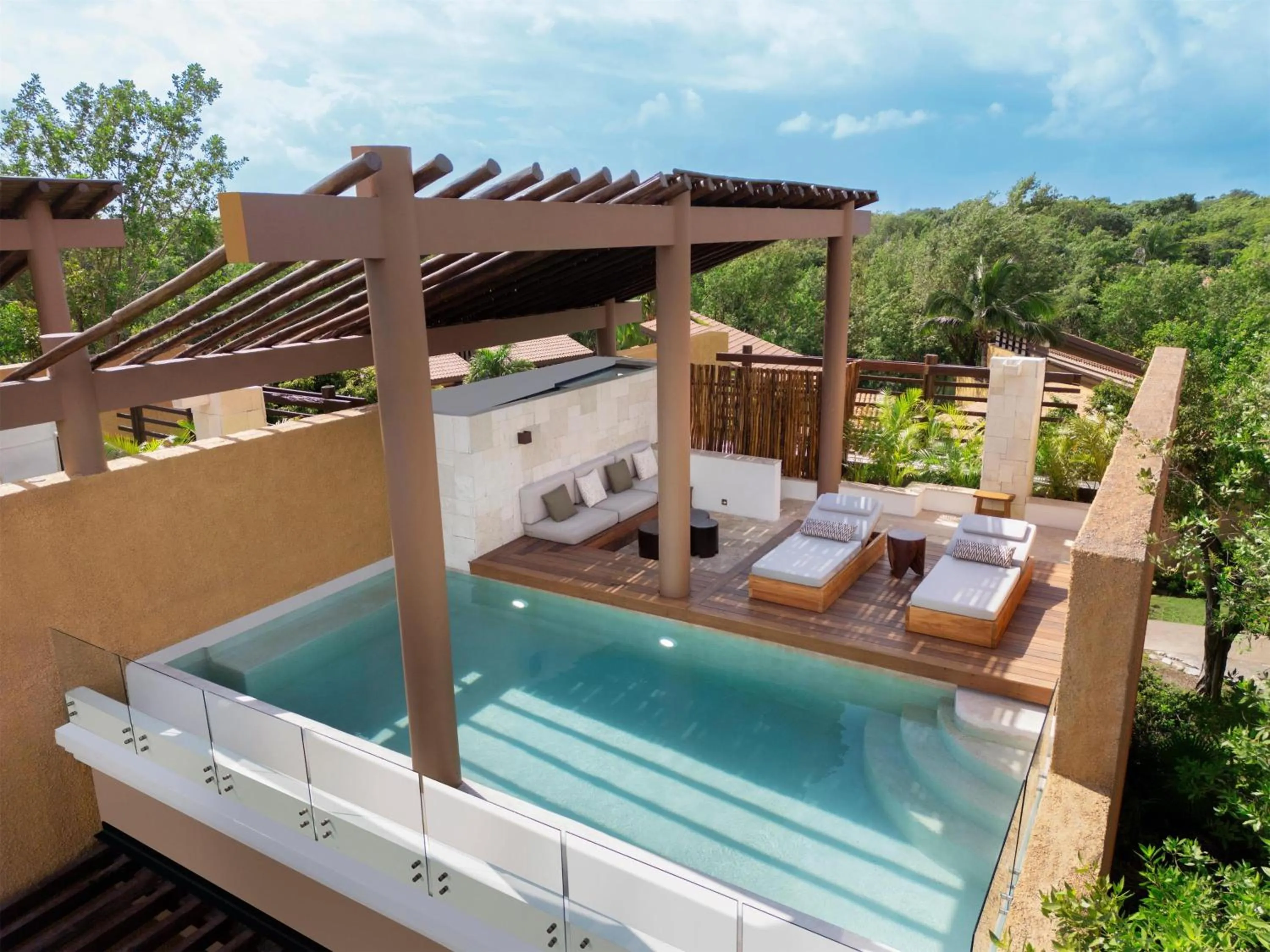 Swimming pool in Banyan Tree Mayakoba