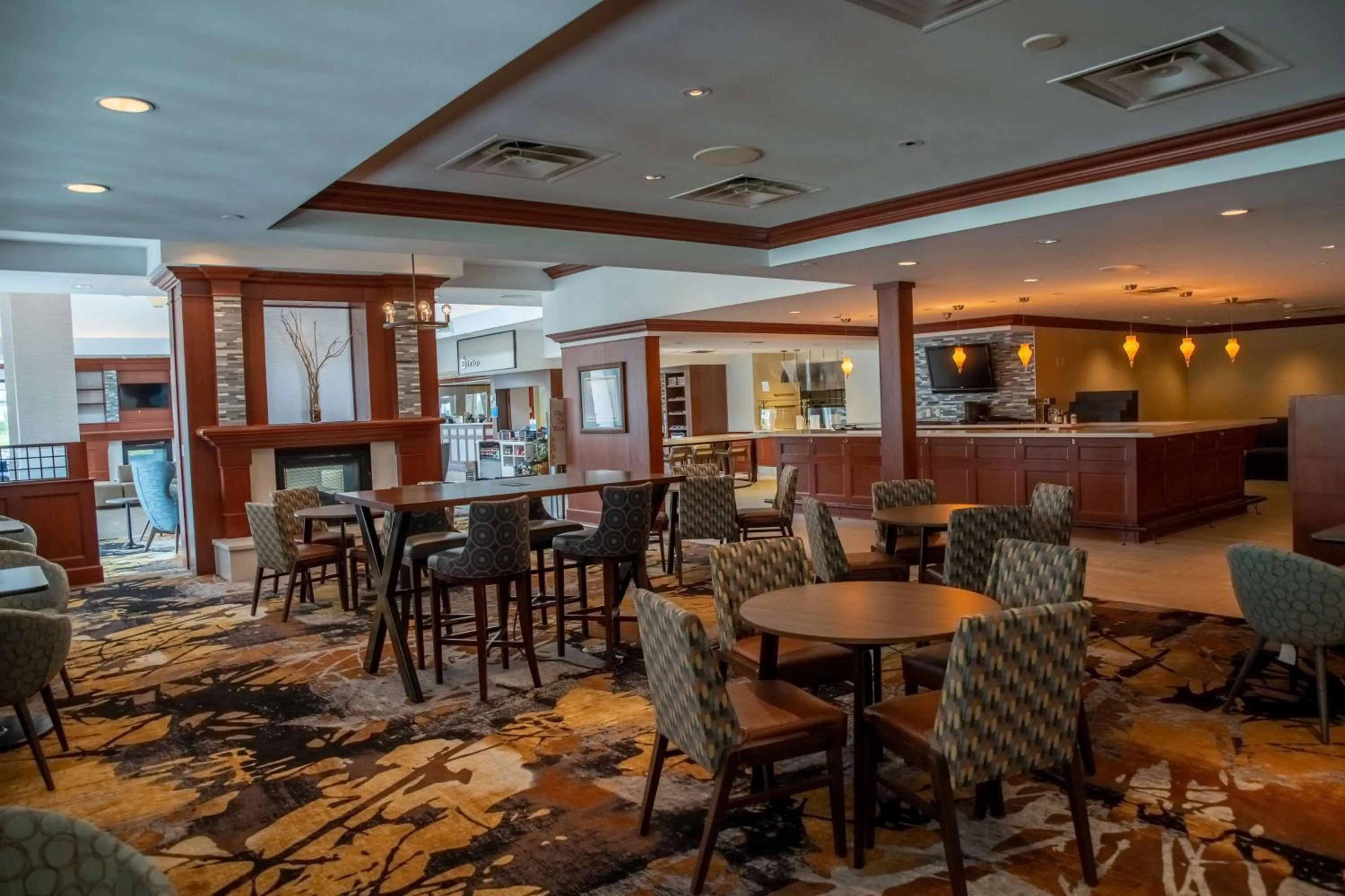 Restaurant/places to eat in Hilton Garden Inn Erie