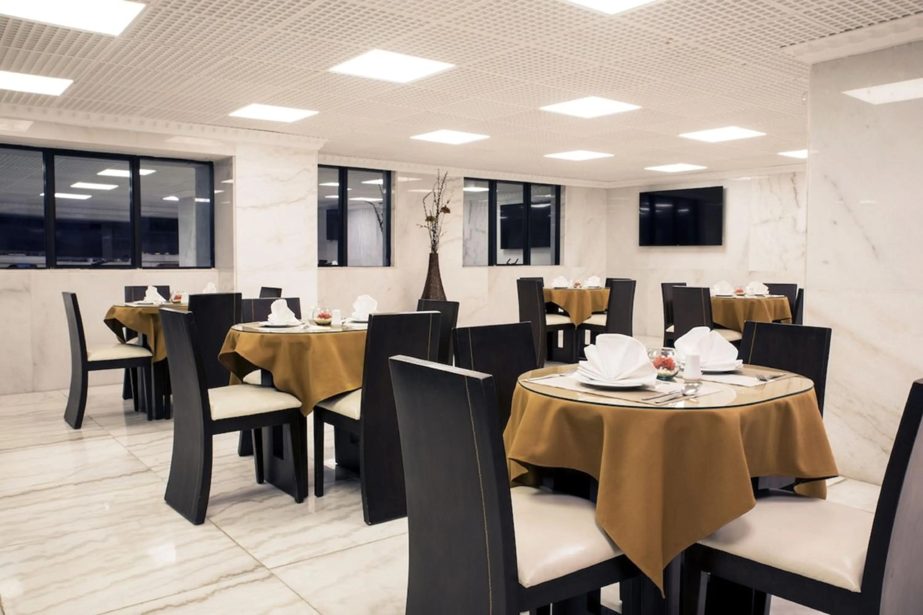 Restaurant/places to eat in Inkari Apart Hotel