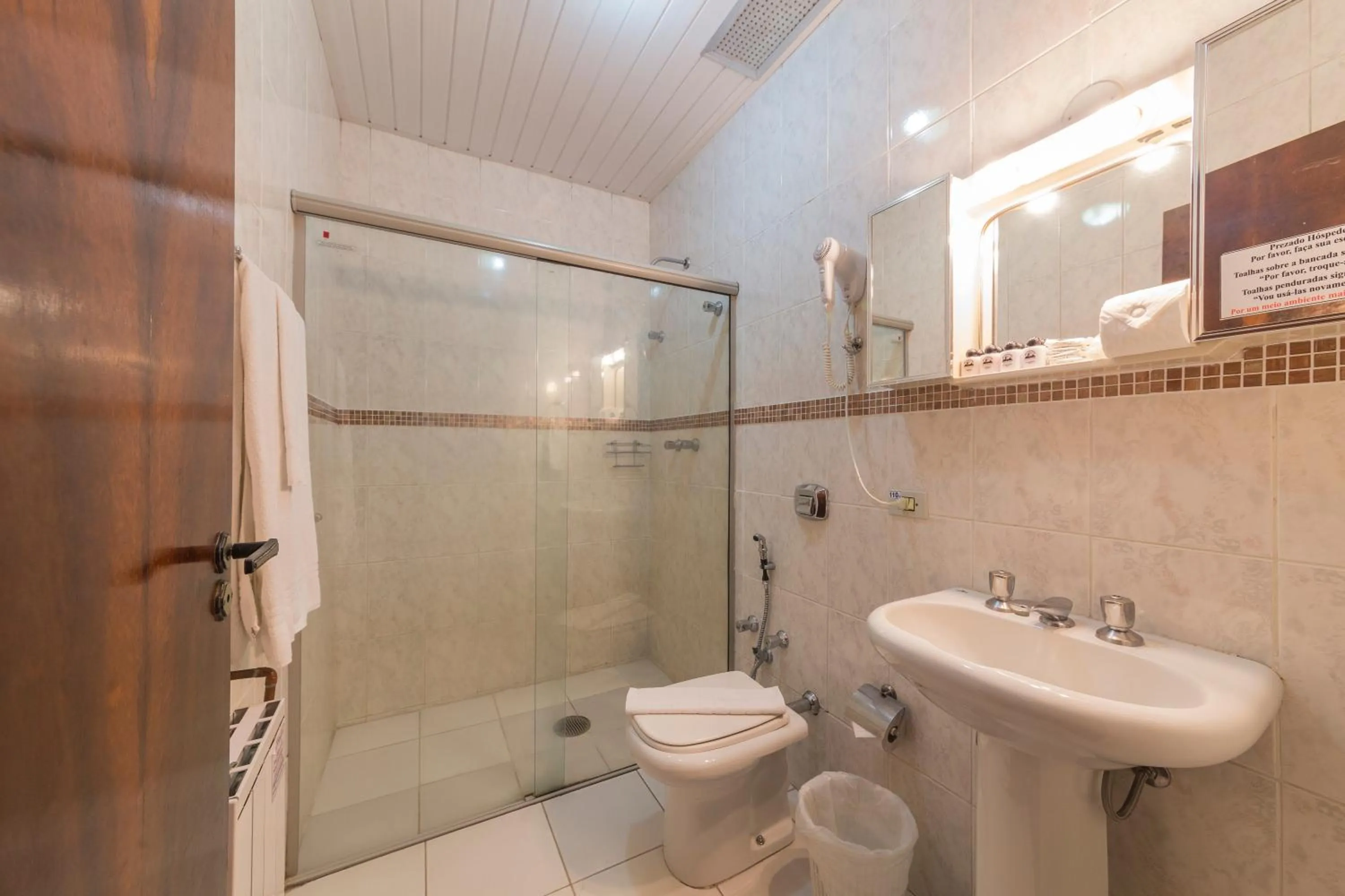 Bathroom in Hotel Leão da Montanha