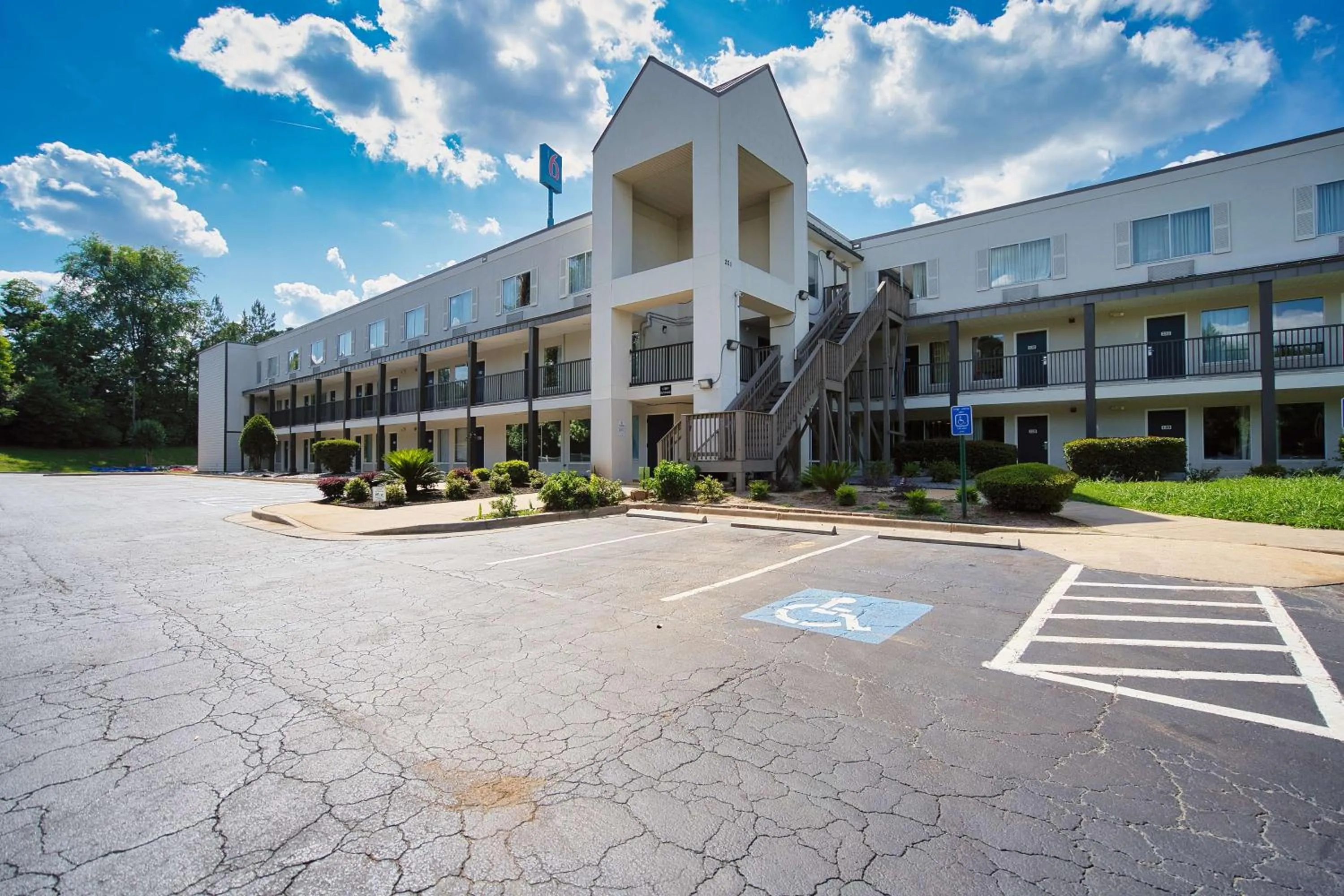 Property building in Motel 6 - Augusta, GA