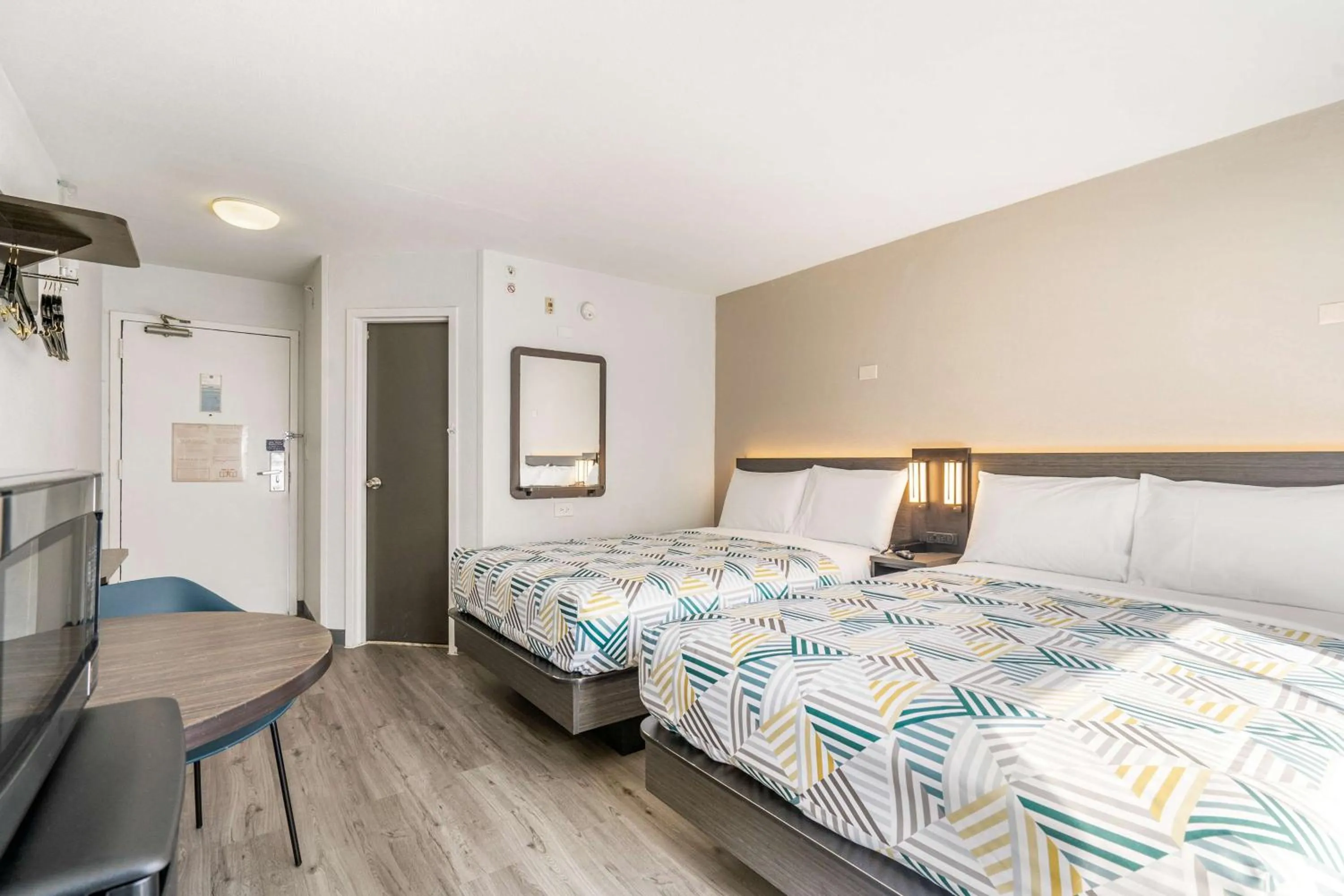 Bedroom, Bed in Motel 6 - Augusta, GA