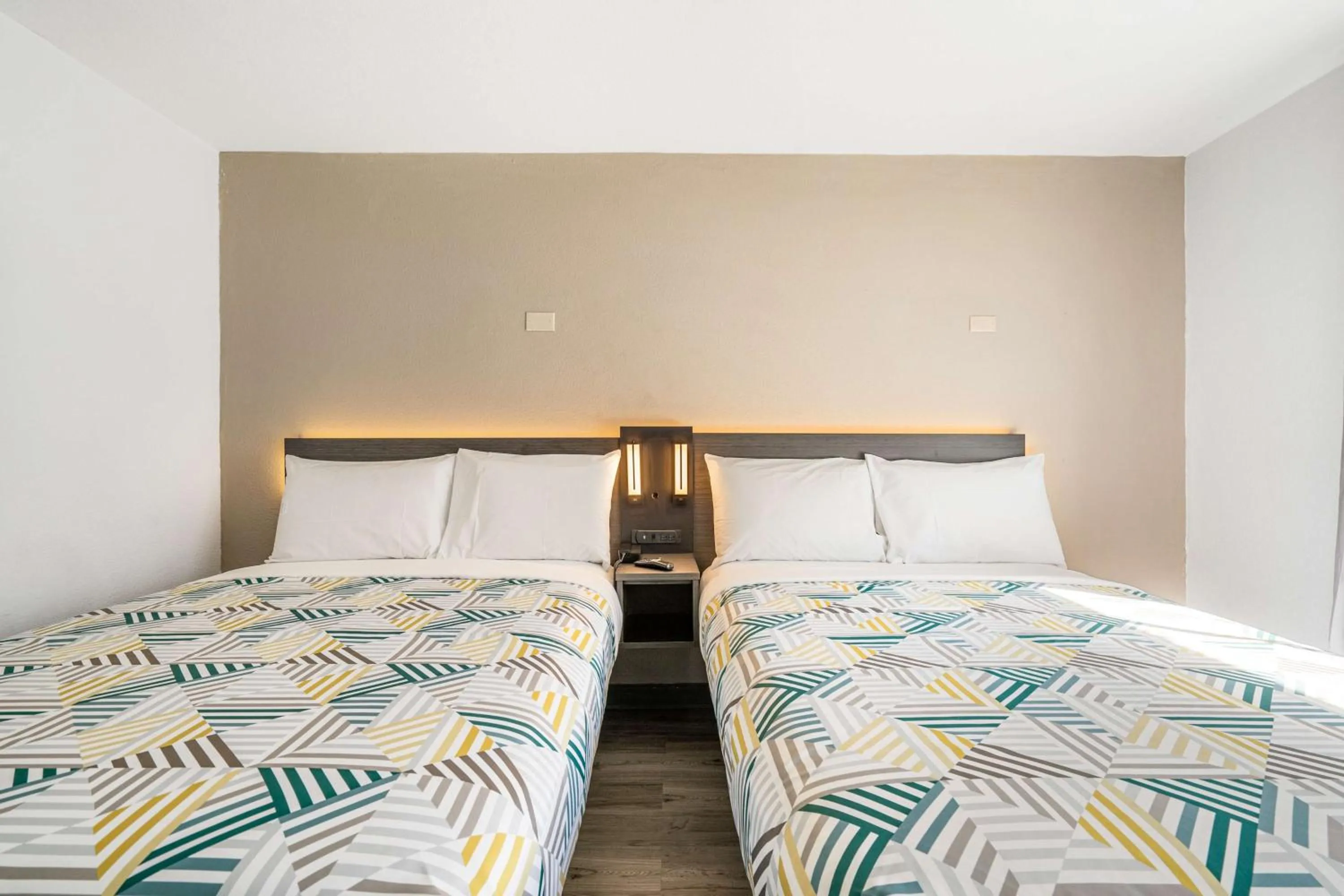 Bedroom, Bed in Motel 6 - Augusta, GA