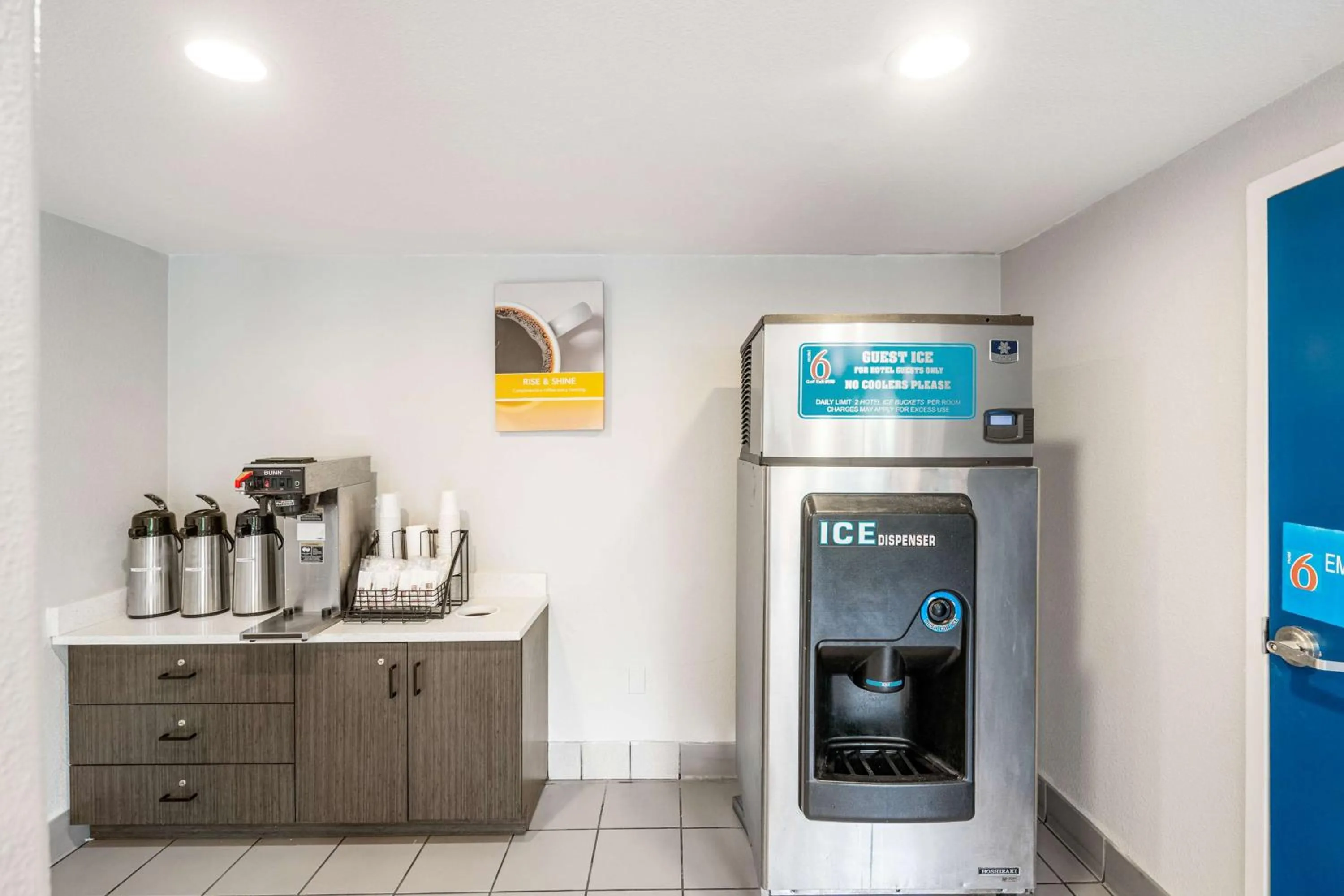 Restaurant/places to eat in Motel 6 - Augusta, GA