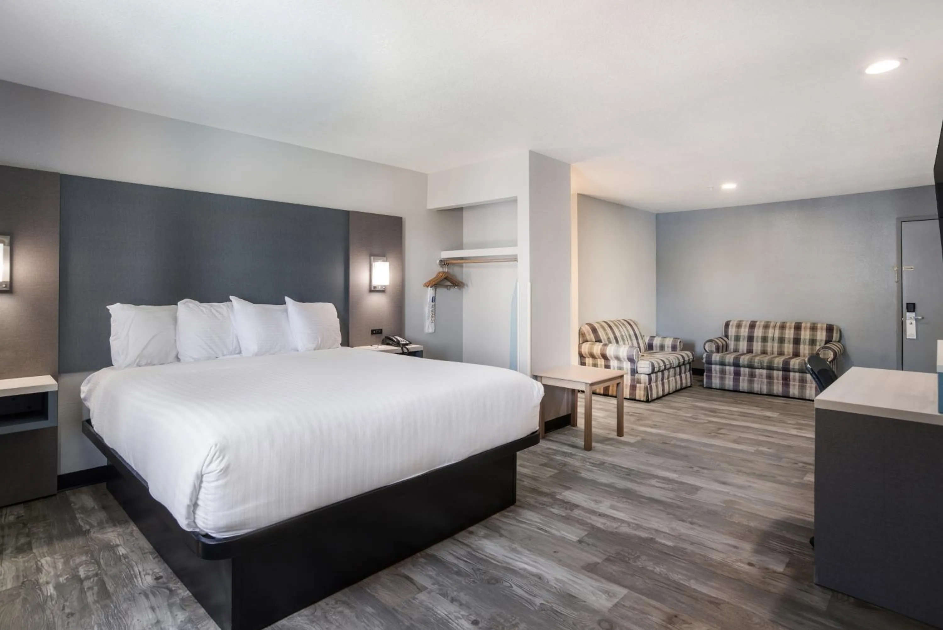 Bedroom, Bed in SureStay Hotel by Best Western Ukiah