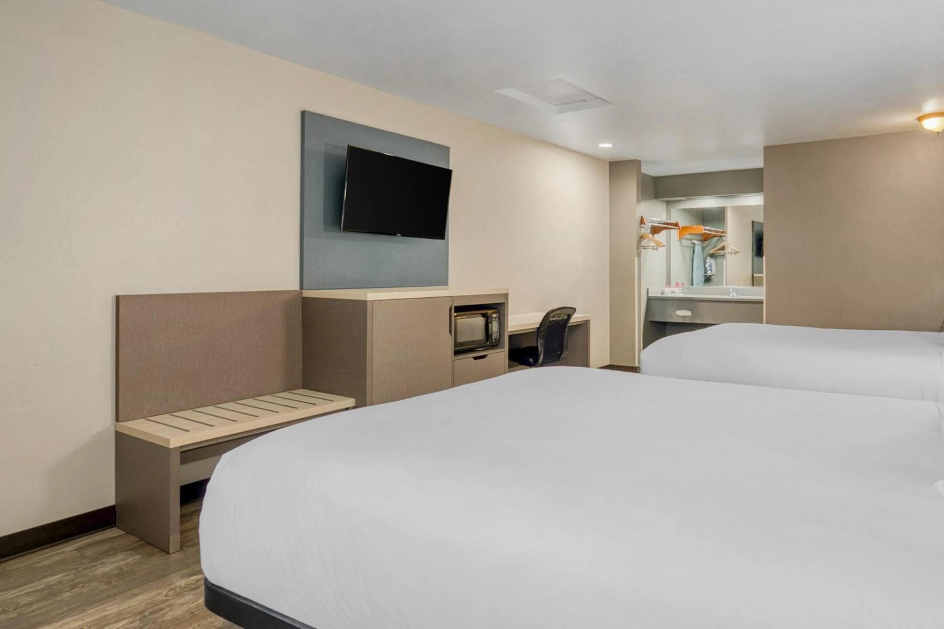 Bedroom, Bed in SureStay Hotel by Best Western Ukiah