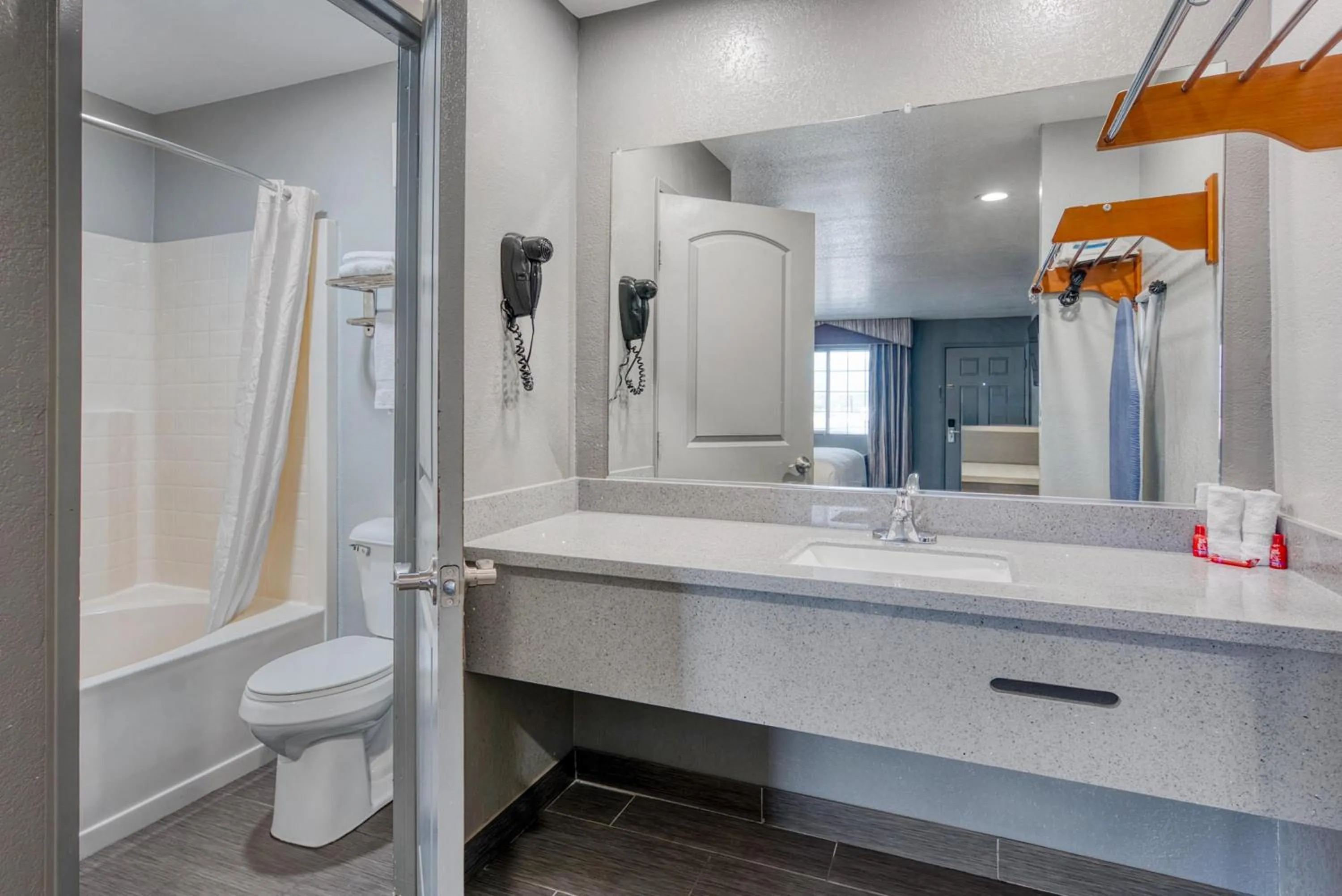 Bathroom in SureStay Hotel by Best Western Ukiah