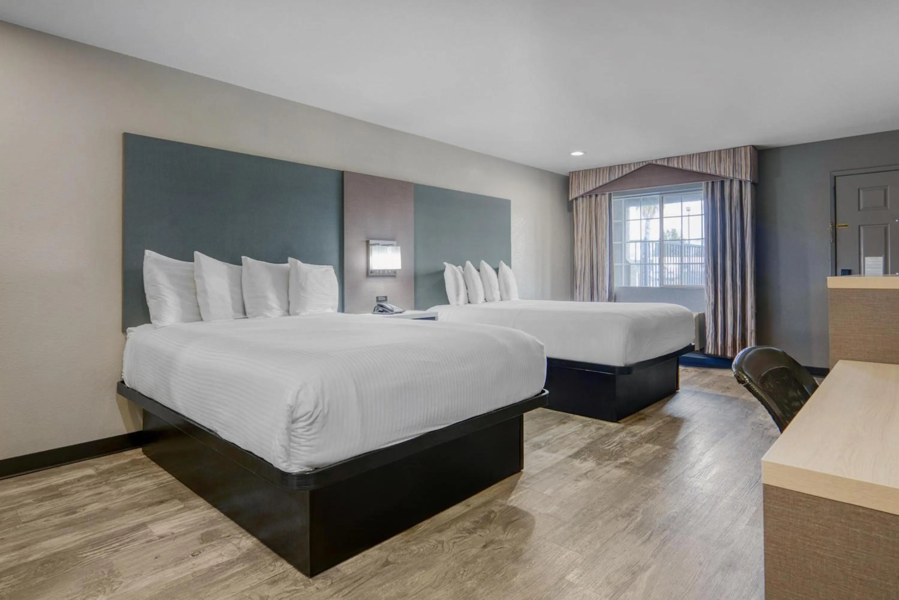 Bedroom, Bed in SureStay Hotel by Best Western Ukiah