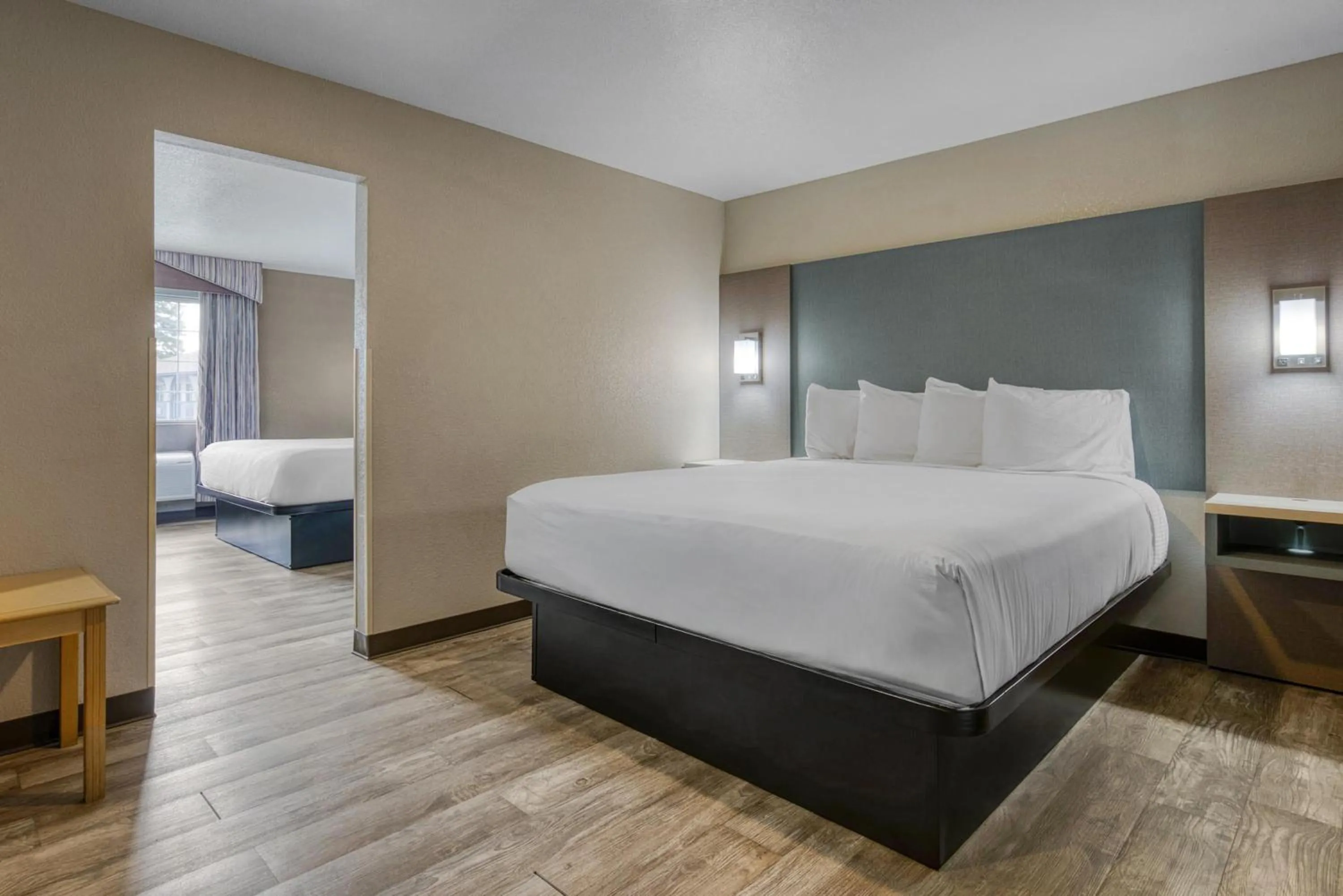 Bedroom, Bed in SureStay Hotel by Best Western Ukiah
