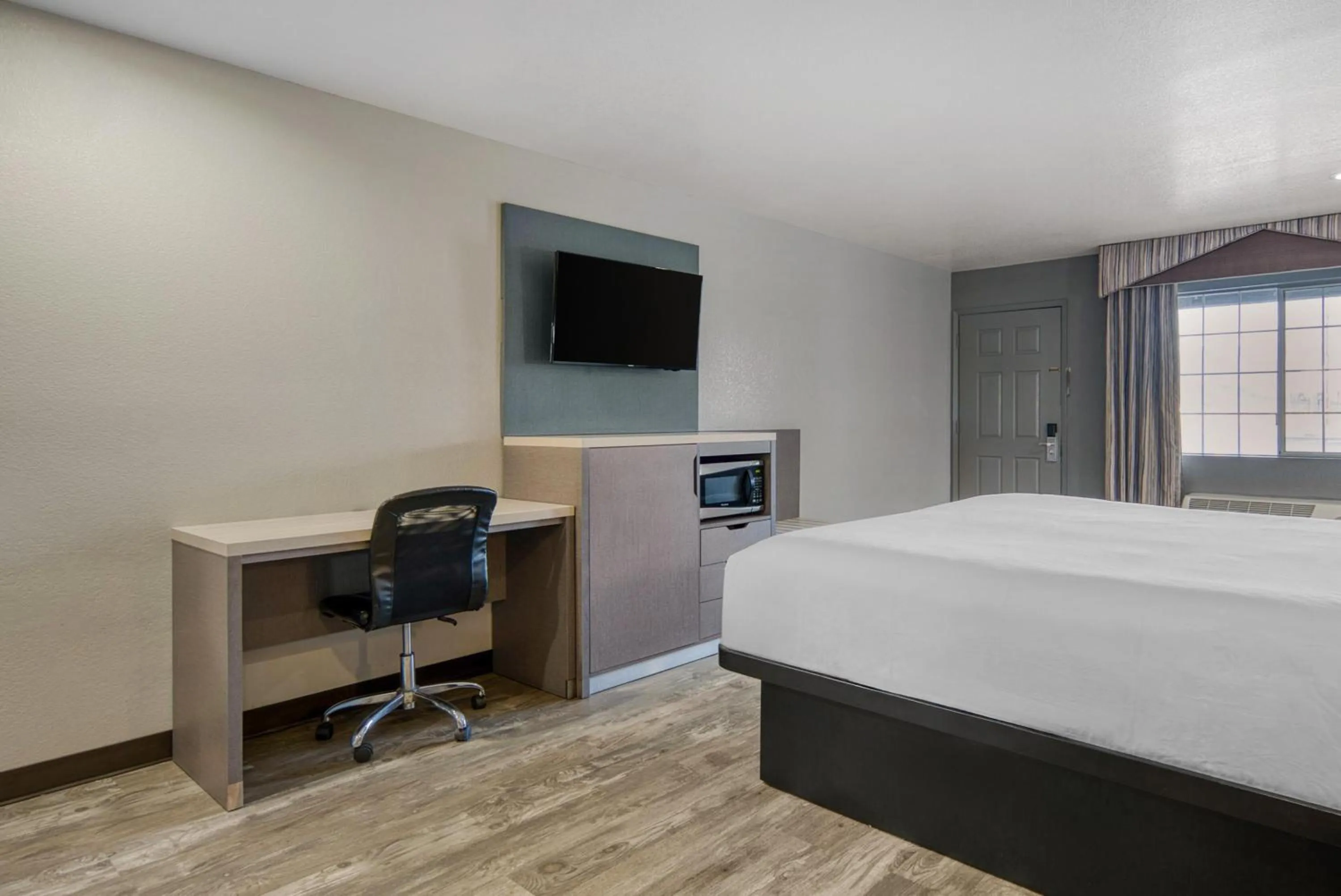 Bedroom, Bed in SureStay Hotel by Best Western Ukiah