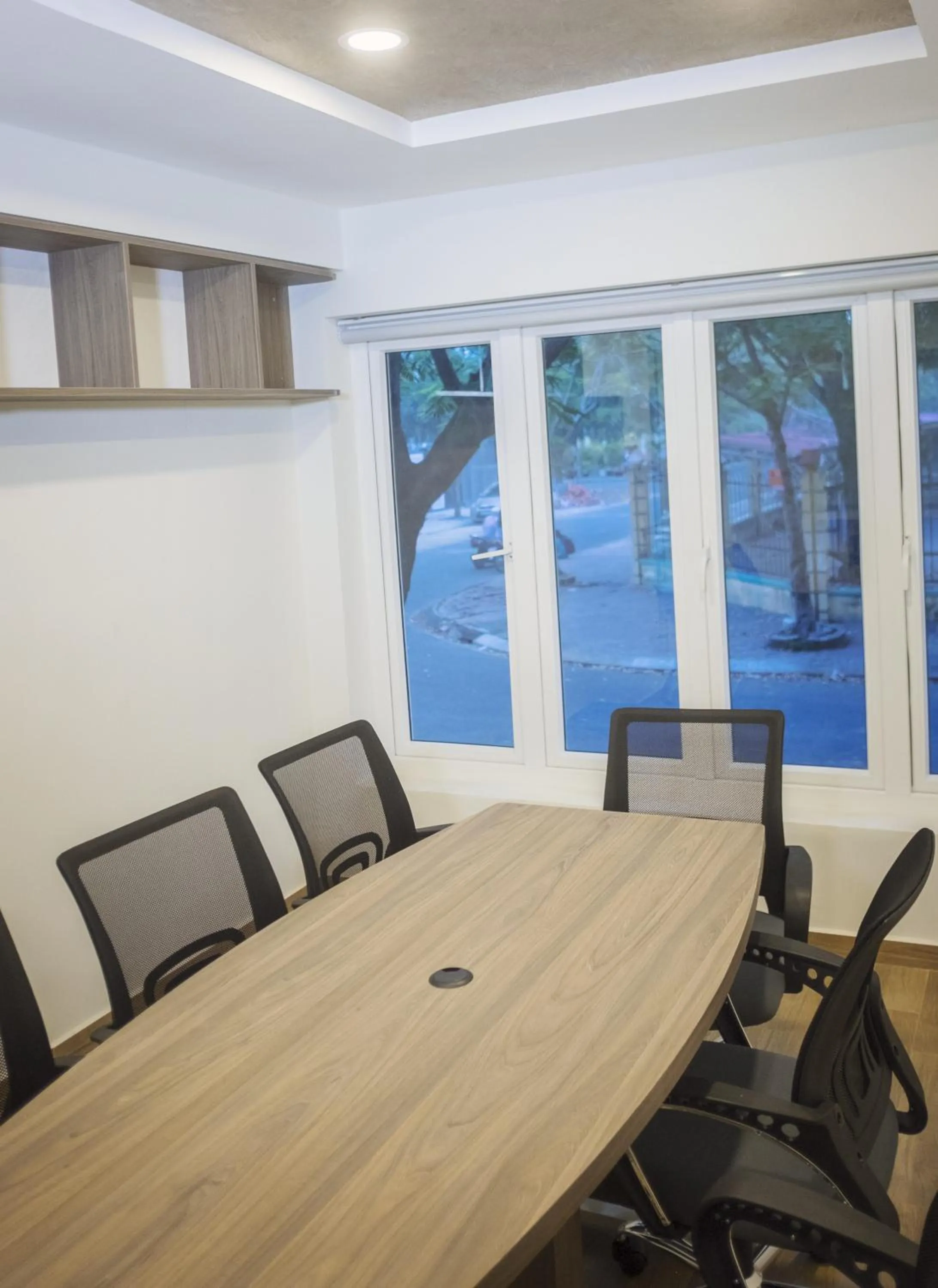 Meeting/conference room in Spring Light Home