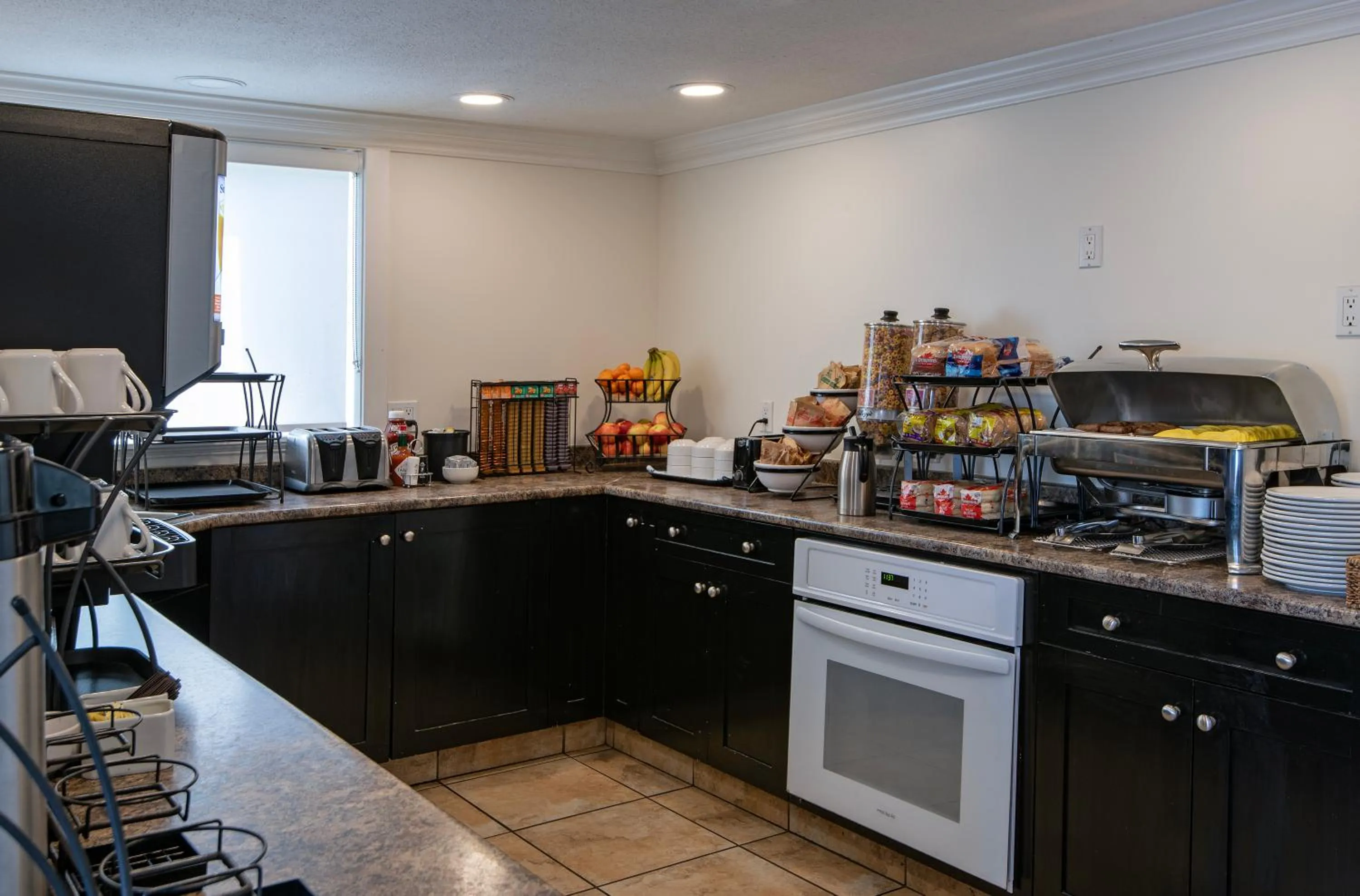 Breakfast in Riverland Inn & Suites