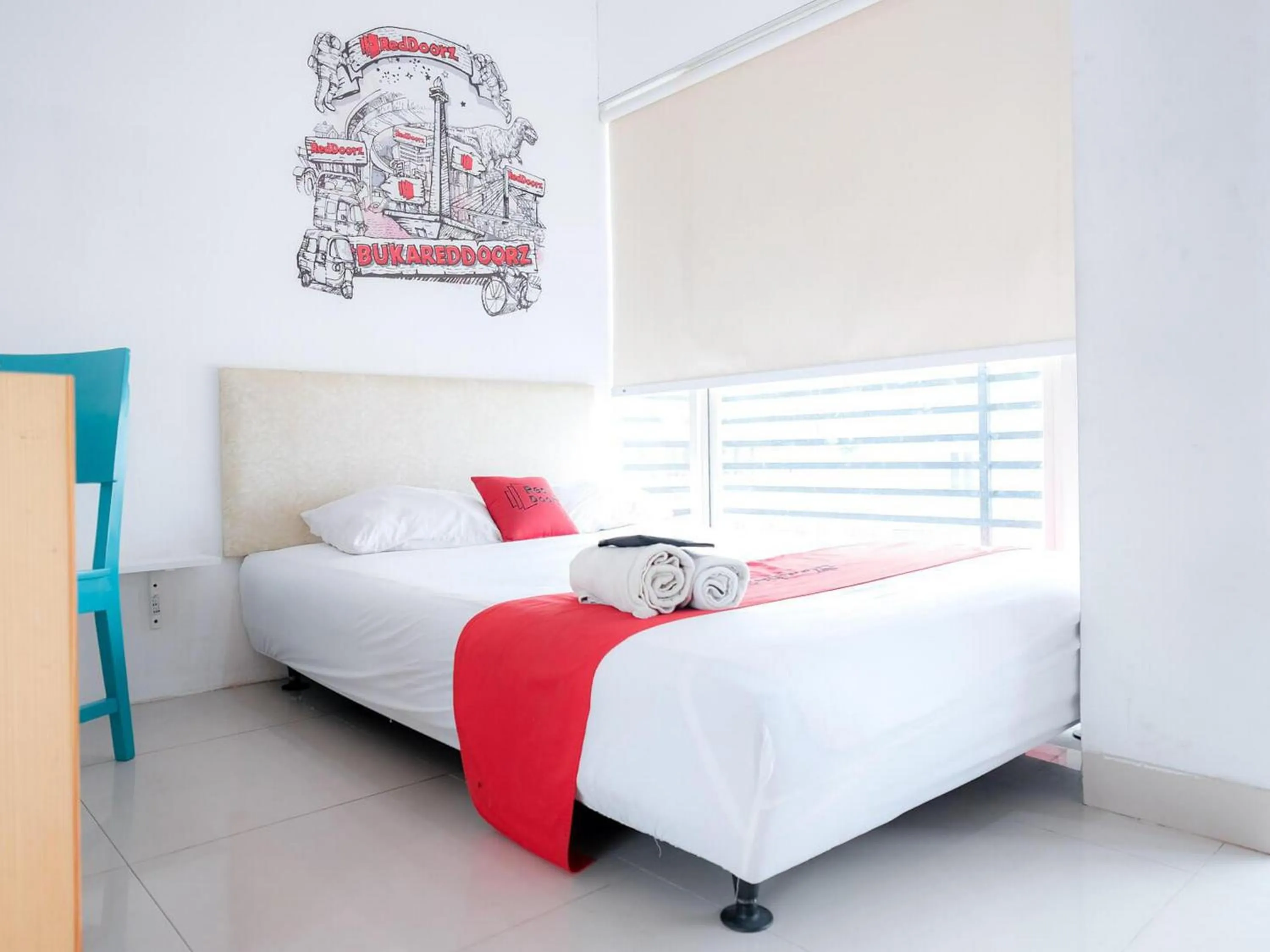 Bedroom, Bed in RedDoorz Plus @ Kapuk Business Park