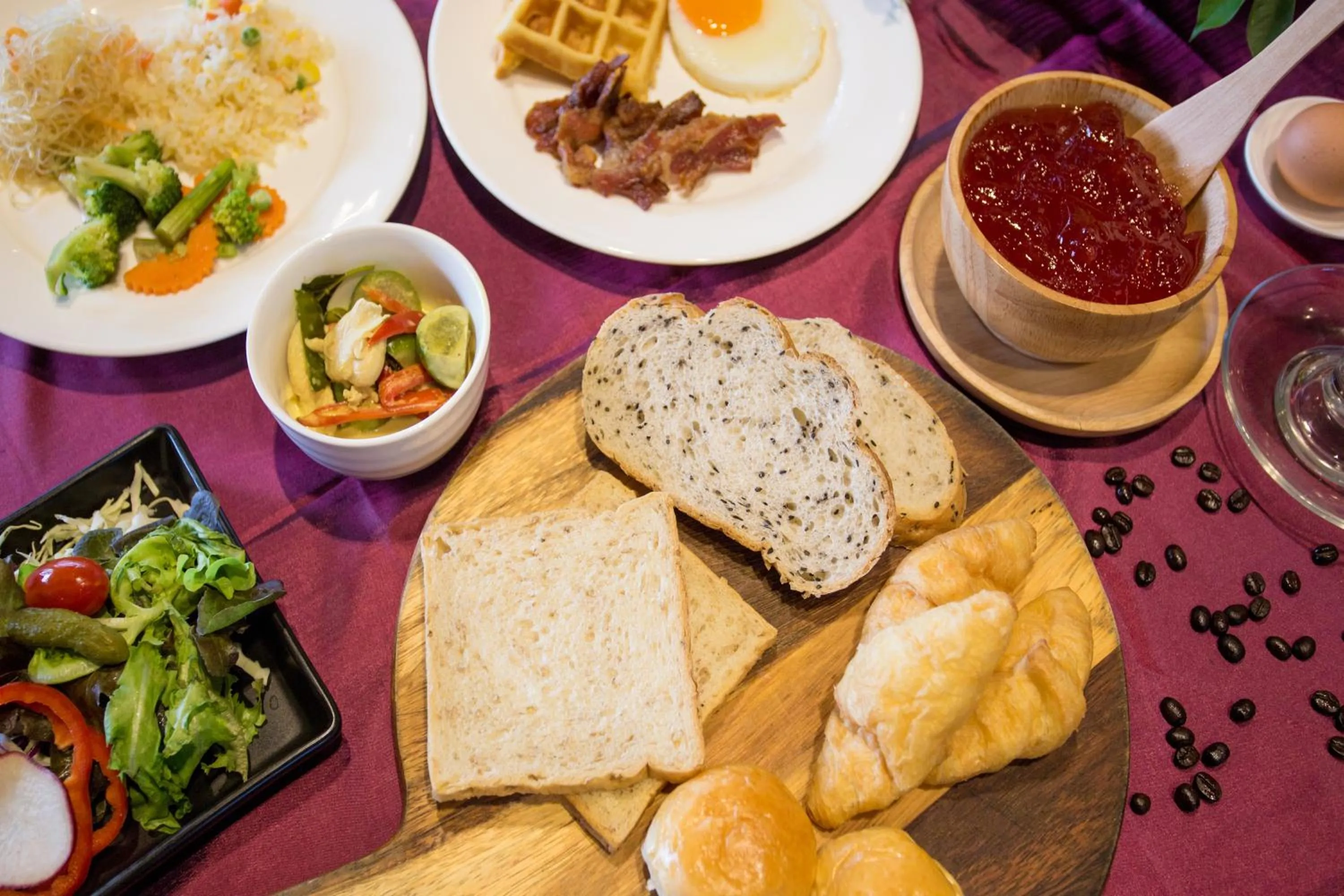 Buffet breakfast in Samed Grandview Resort