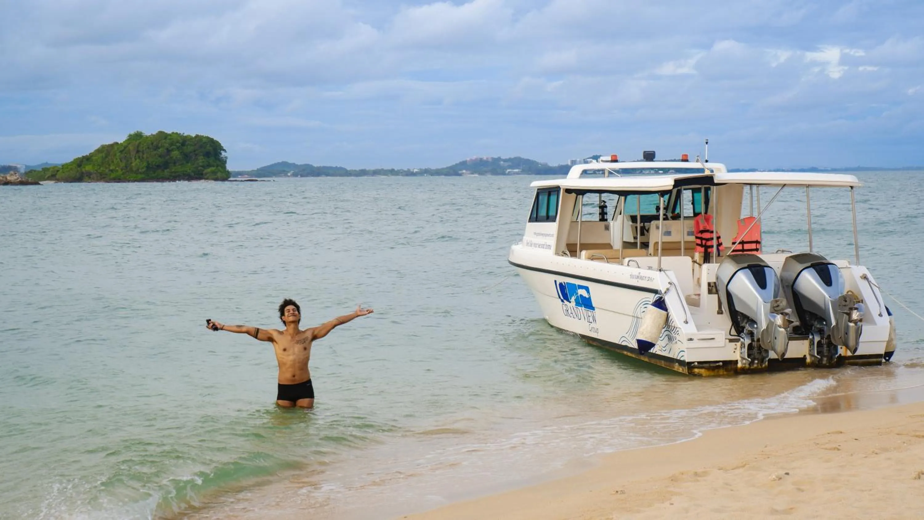 Property building in Samed Grandview Resort