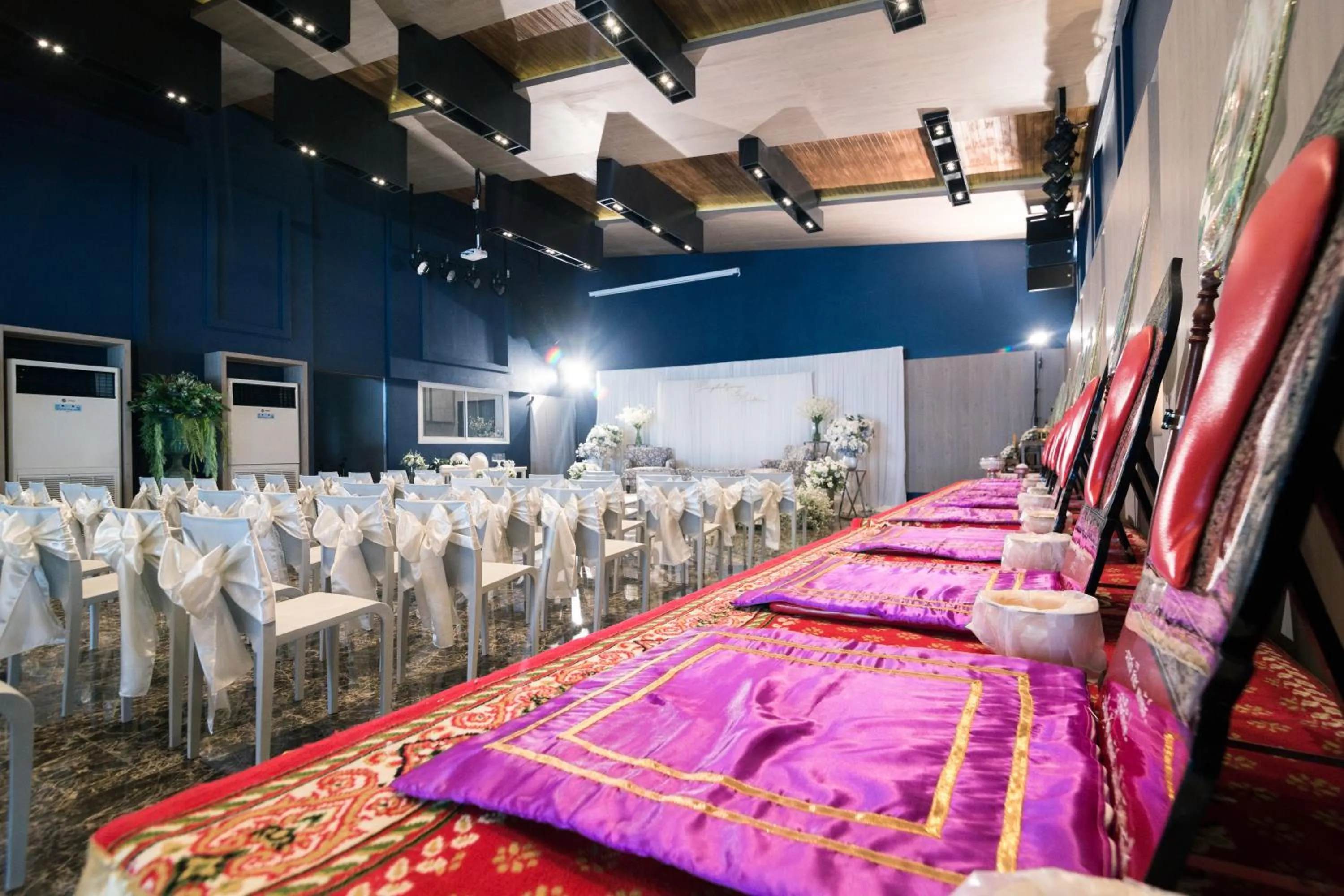 Property building in Samed Grandview Resort