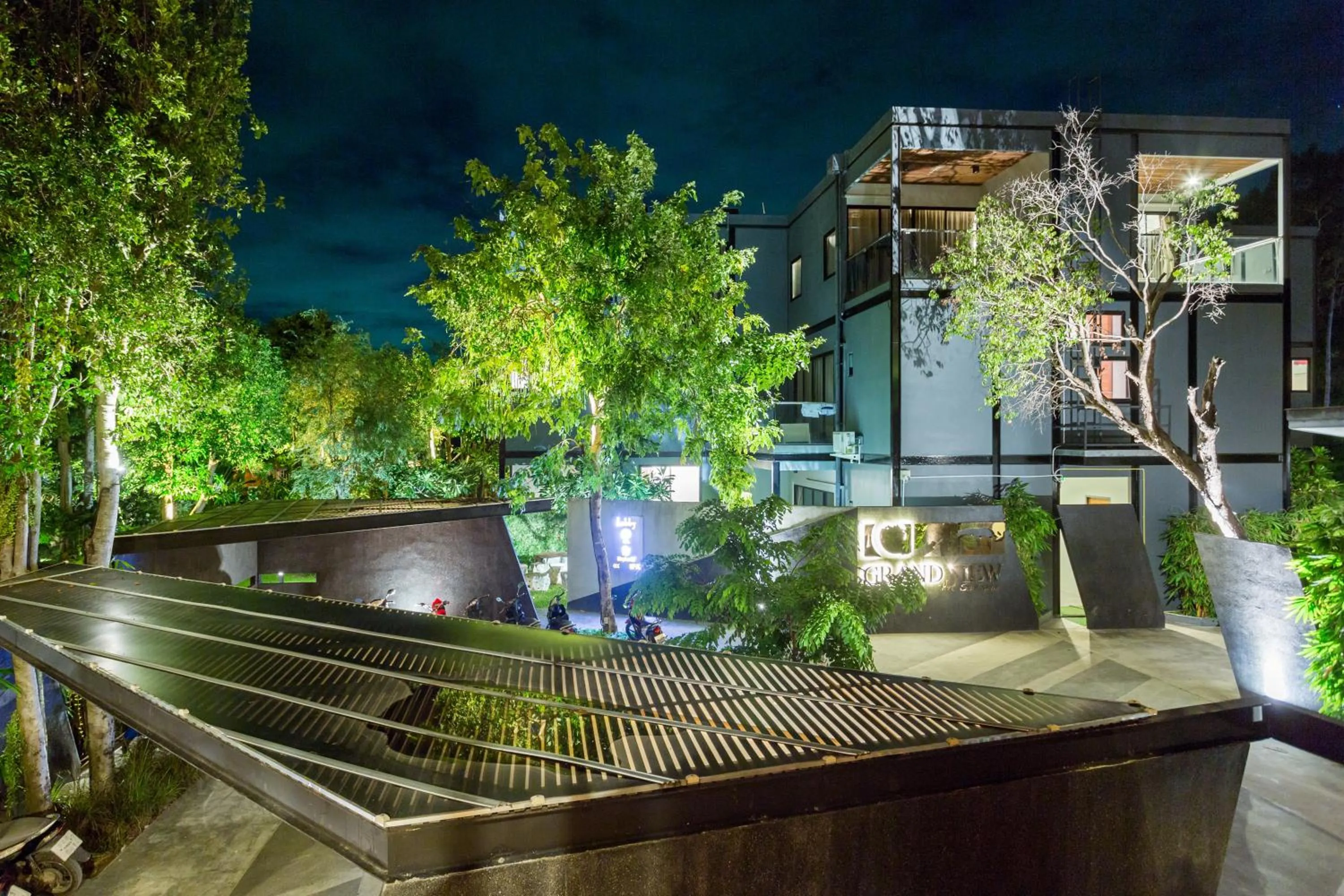 Property building in Samed Grandview Resort