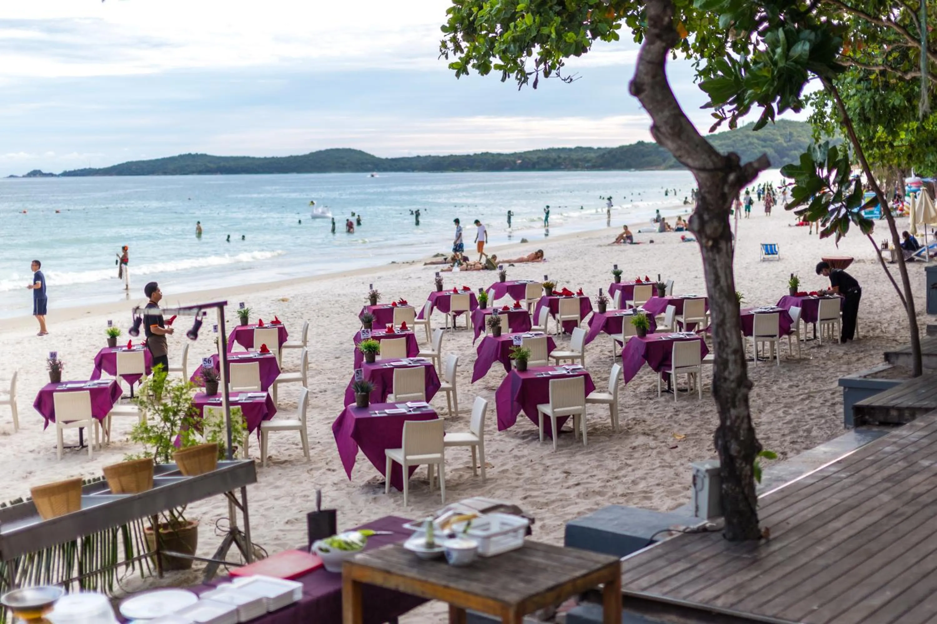 Restaurant/places to eat in Samed Grandview Resort